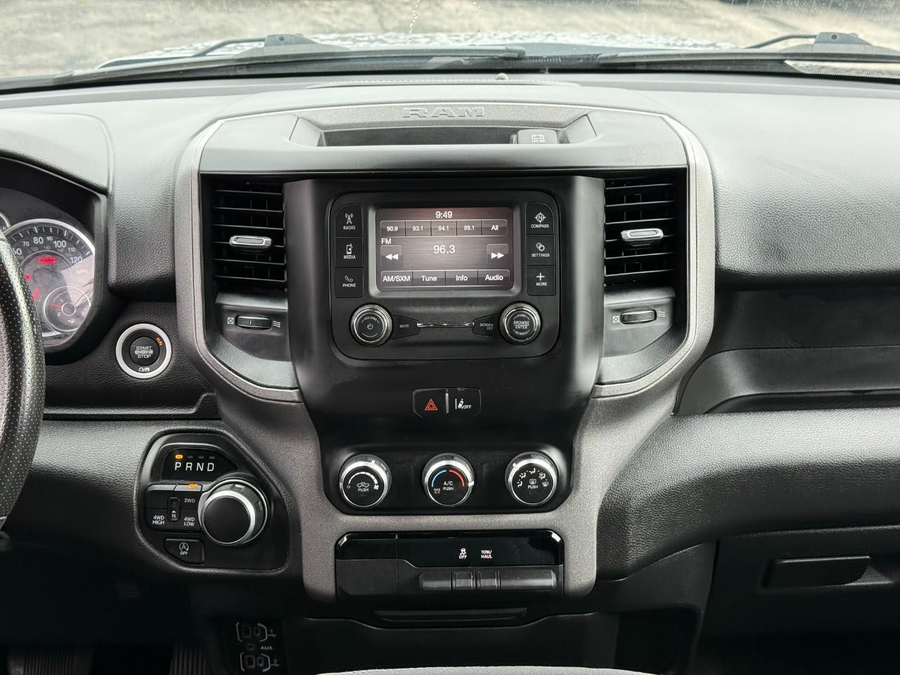 Ram 1500 Vehicle Full-screen Gallery Image 13