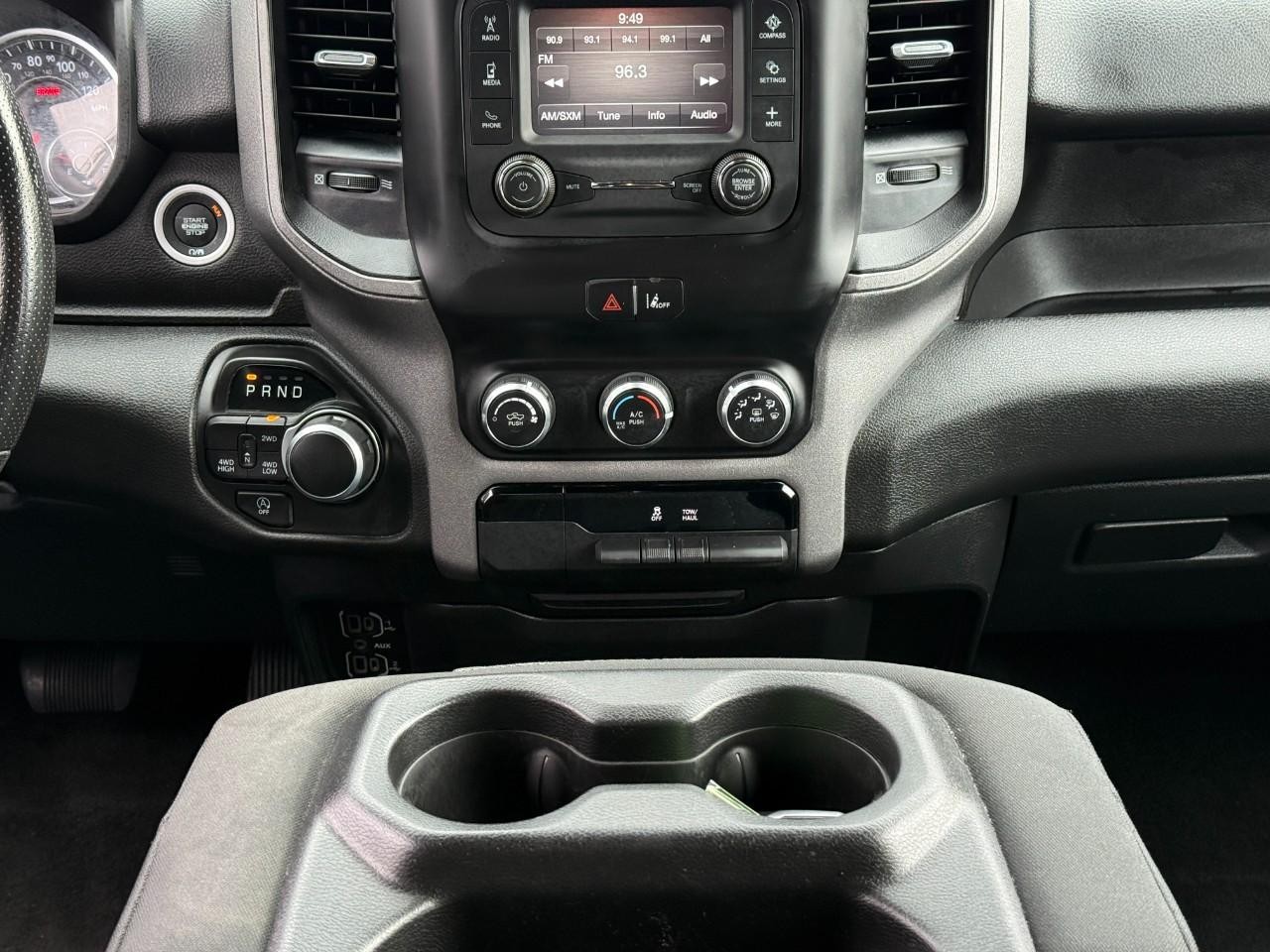 Ram 1500 Vehicle Full-screen Gallery Image 14