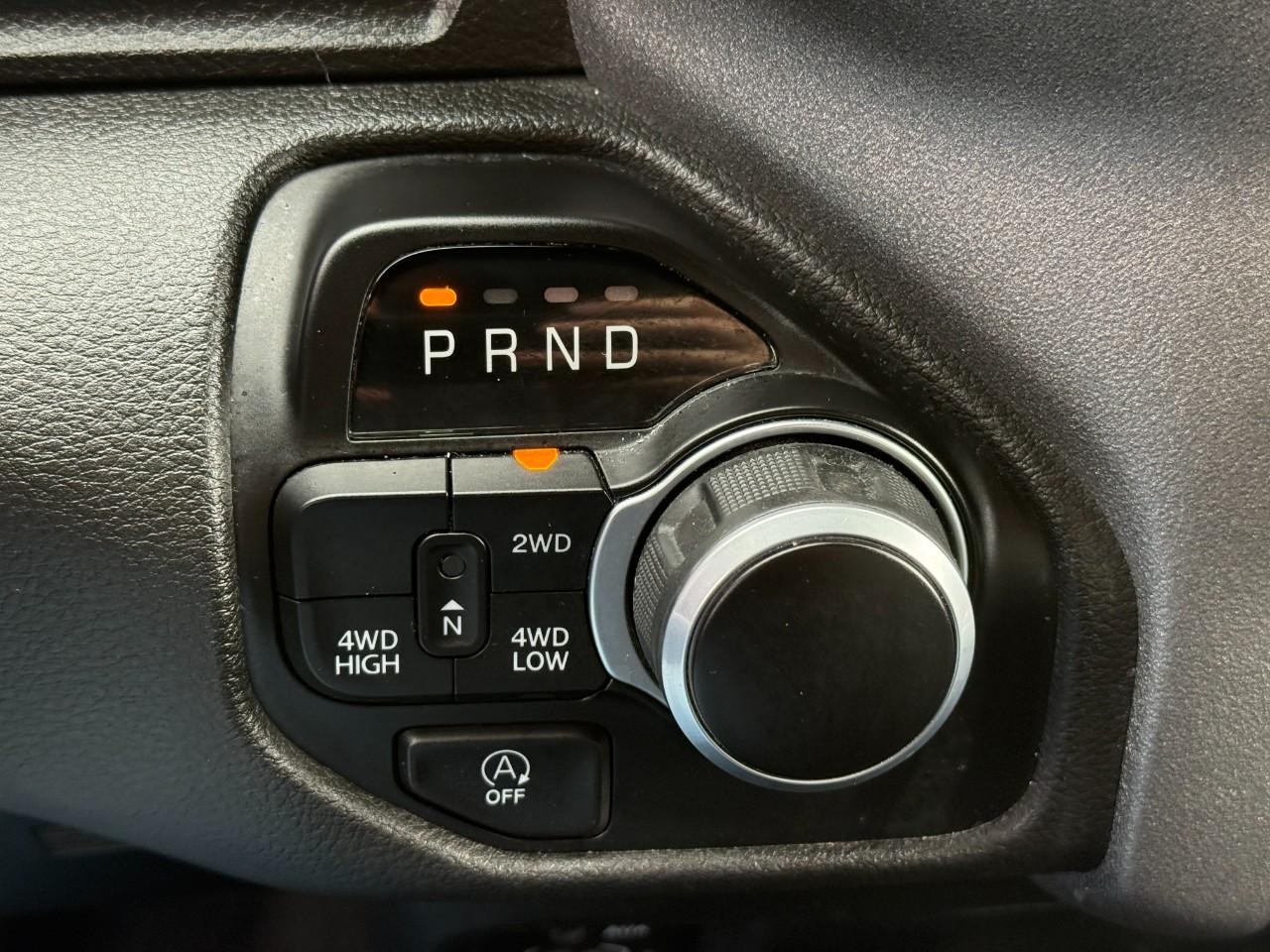 Ram 1500 Vehicle Full-screen Gallery Image 21