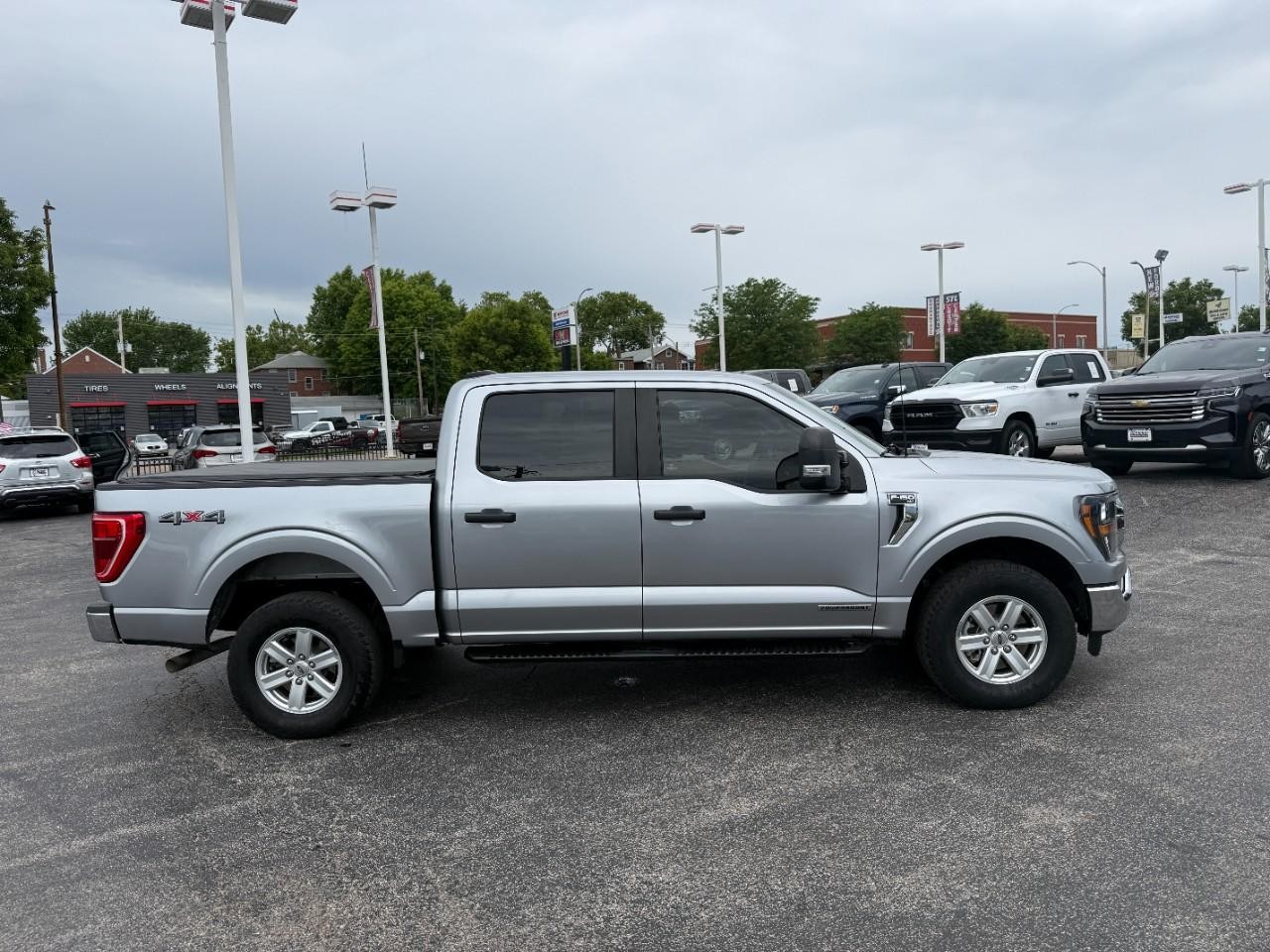 Ford F-150 Vehicle Full-screen Gallery Image 05