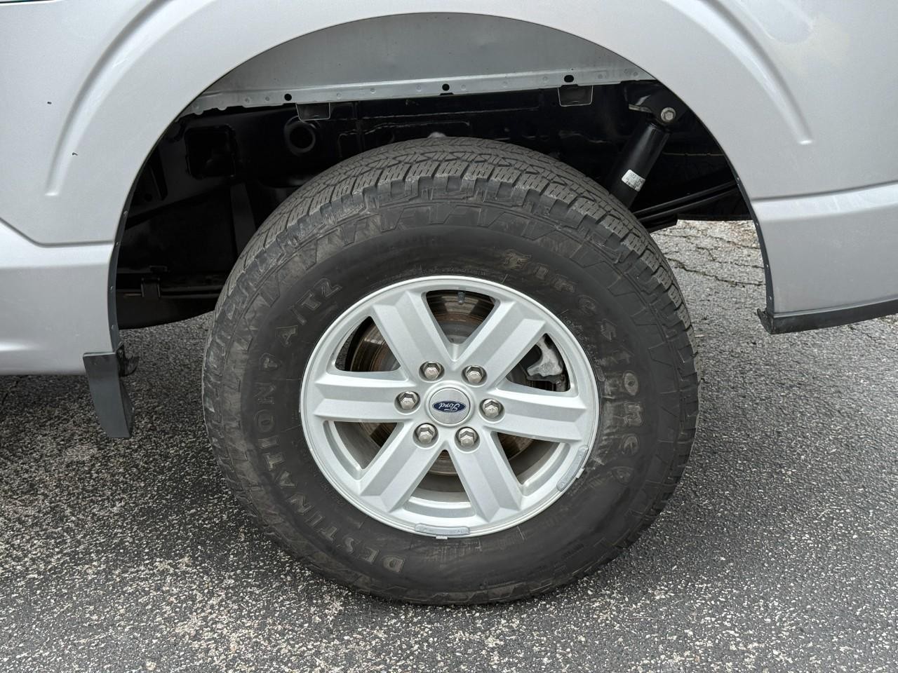Ford F-150 Vehicle Full-screen Gallery Image 06