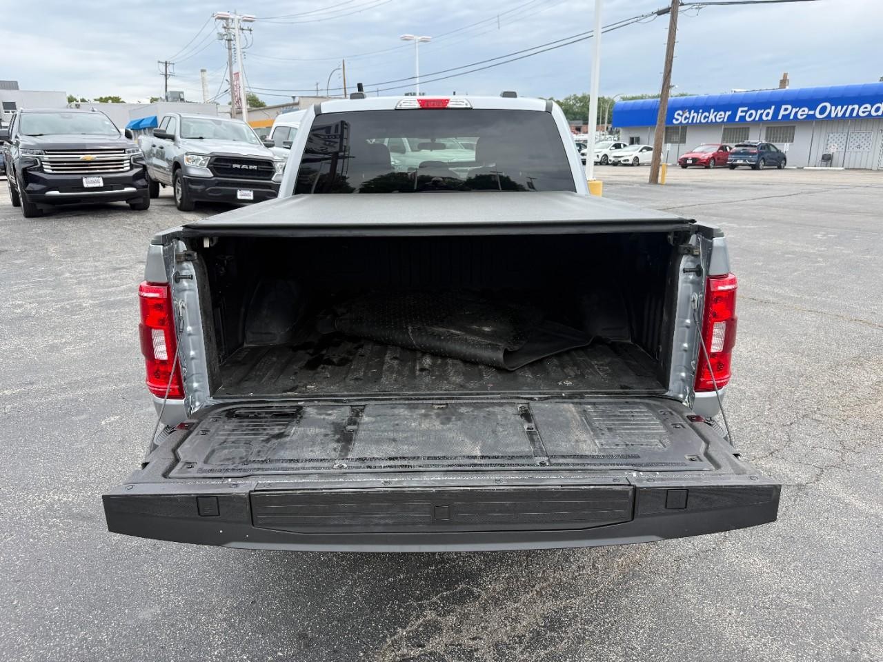 Ford F-150 Vehicle Full-screen Gallery Image 07