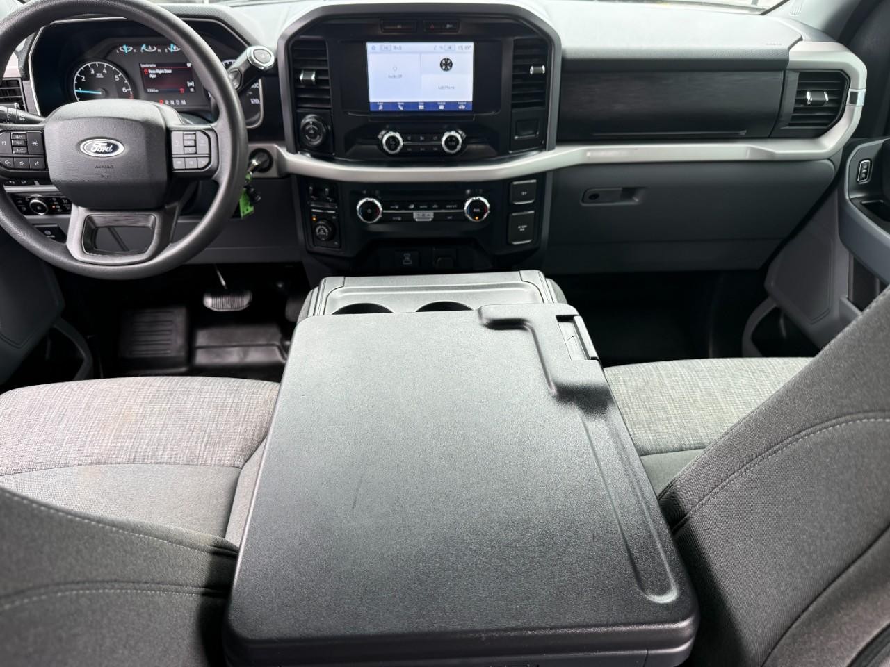 Ford F-150 Vehicle Full-screen Gallery Image 11