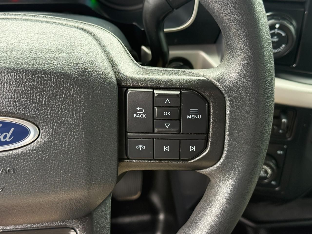Ford F-150 Vehicle Full-screen Gallery Image 20