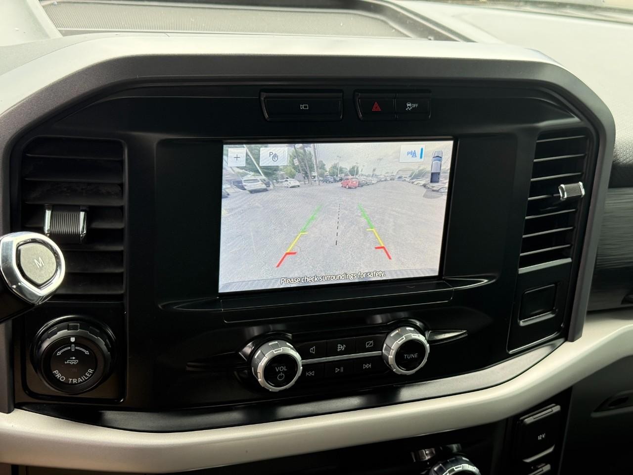 Ford F-150 Vehicle Full-screen Gallery Image 22