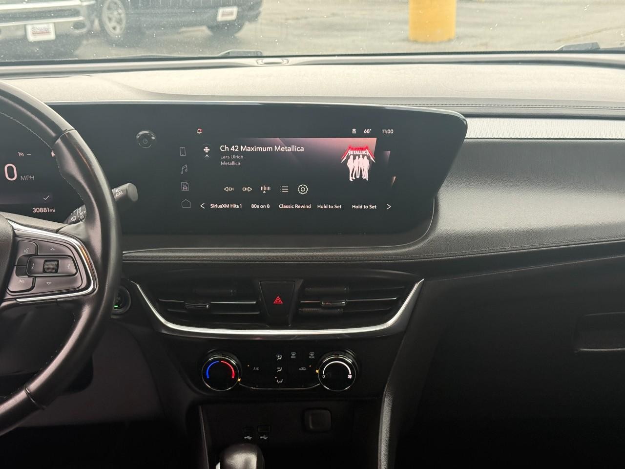 Buick Encore GX Vehicle Full-screen Gallery Image 13