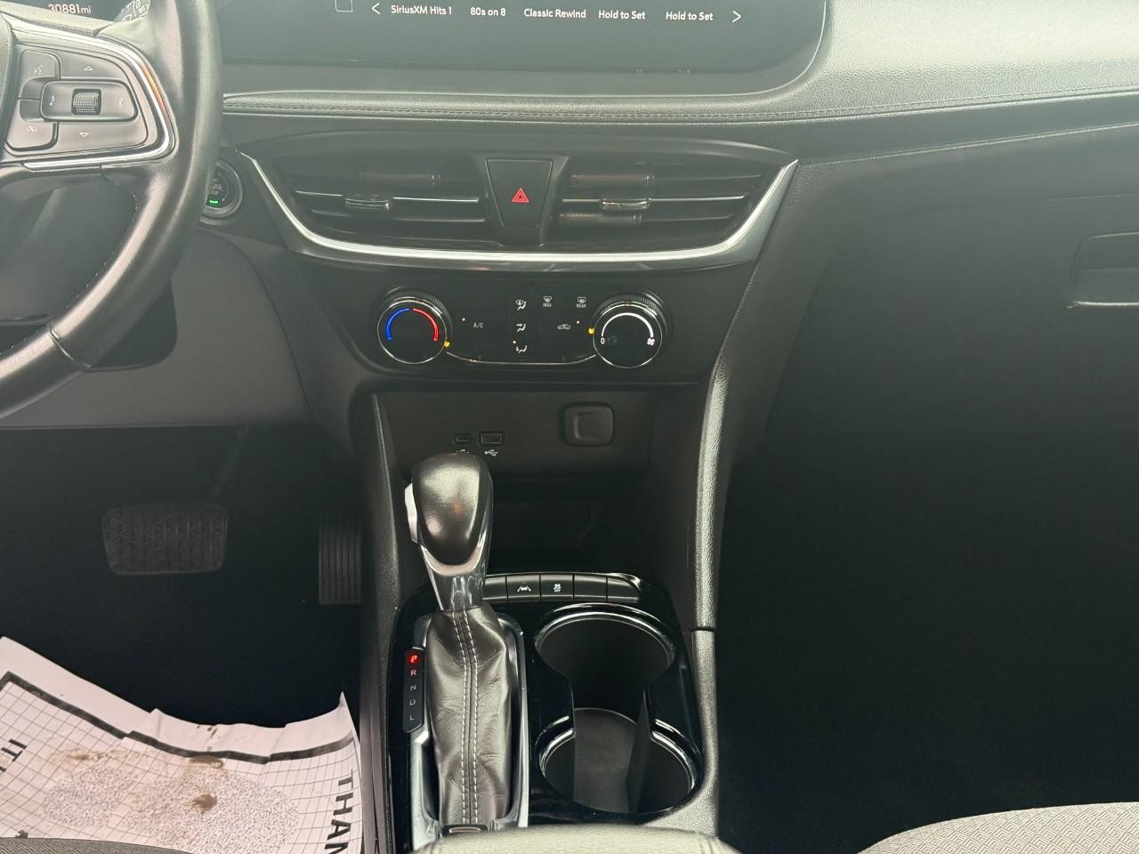 Buick Encore GX Vehicle Full-screen Gallery Image 14