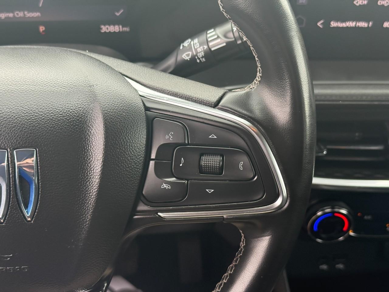 Buick Encore GX Vehicle Full-screen Gallery Image 19
