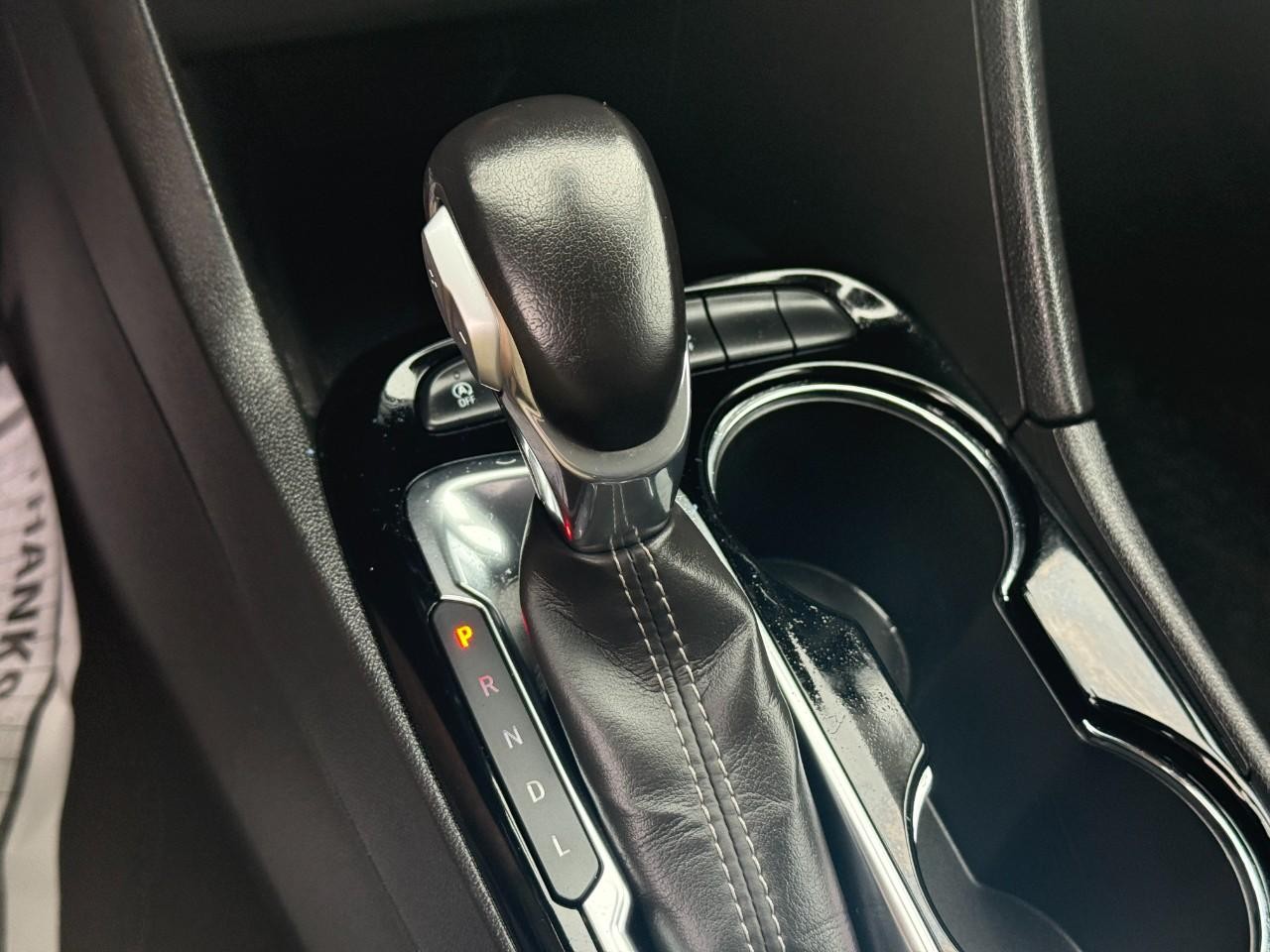 Buick Encore GX Vehicle Full-screen Gallery Image 21