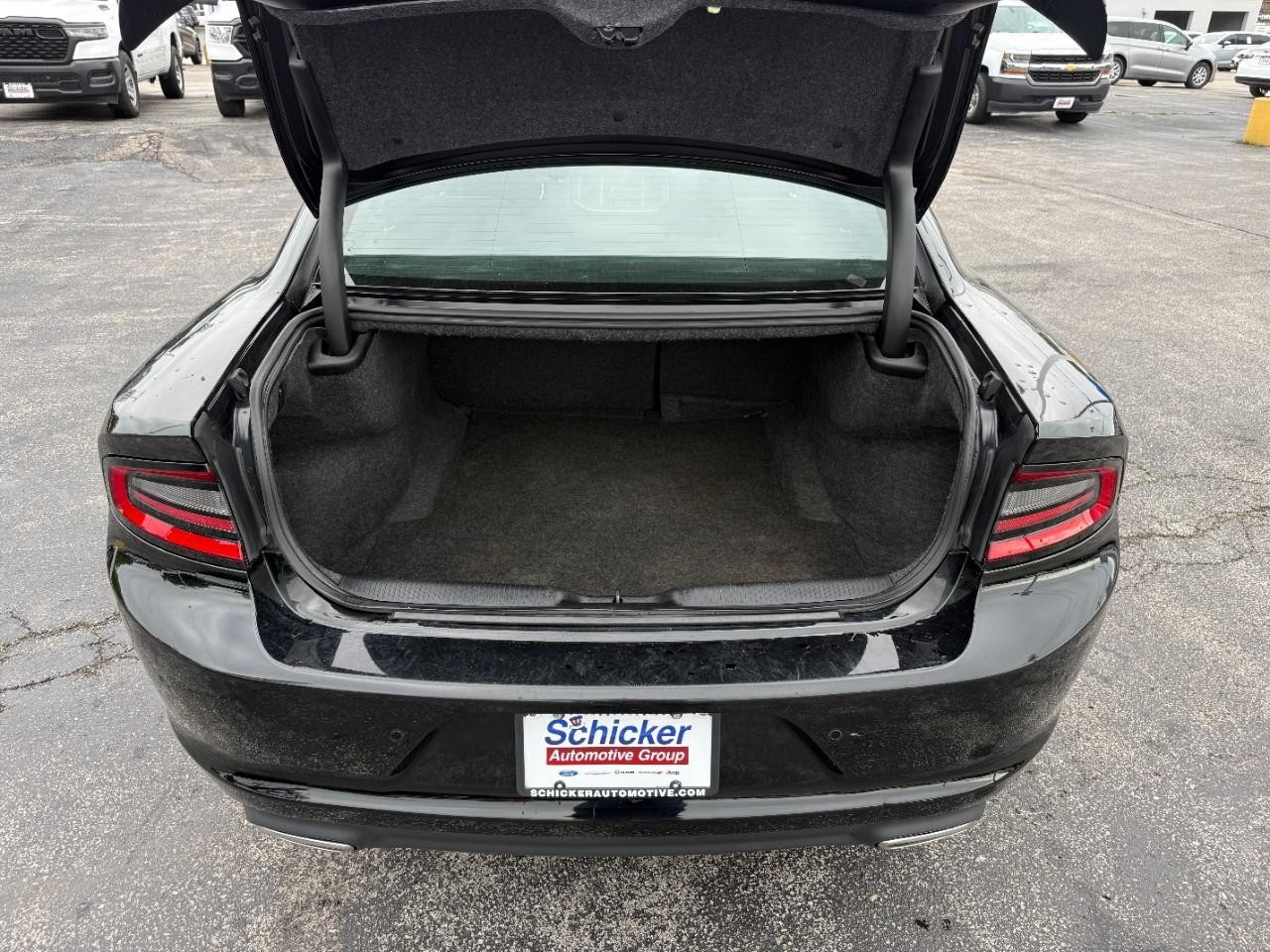 Dodge Charger Vehicle Full-screen Gallery Image 07