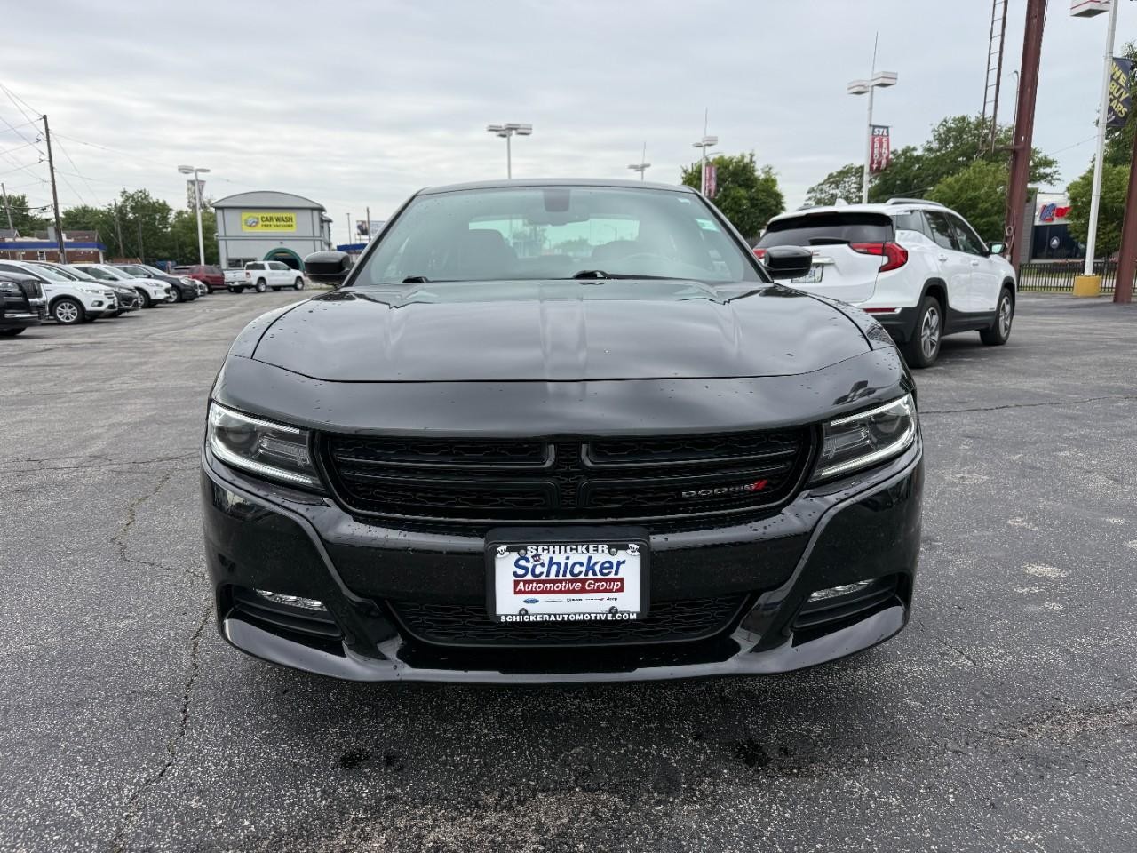 Dodge Charger Vehicle Full-screen Gallery Image 09