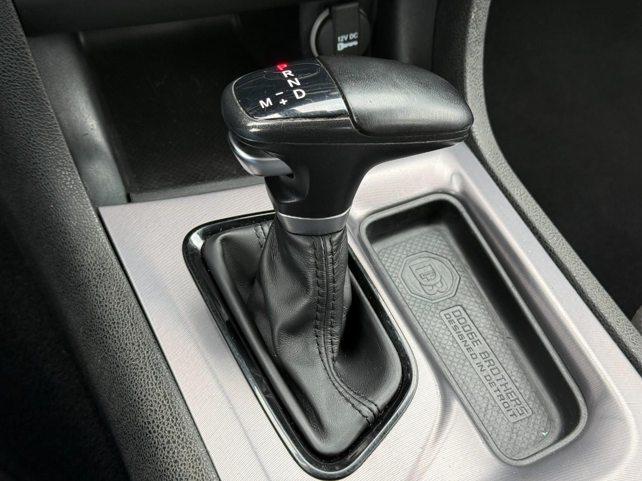 Dodge Charger Vehicle Full-screen Gallery Image 22