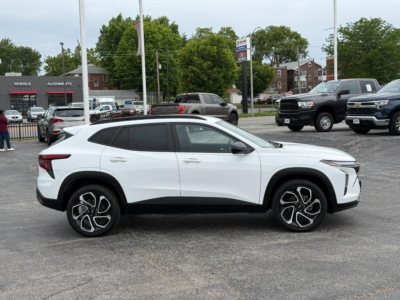 Chevrolet Trax Vehicle Full-screen Gallery Image 05