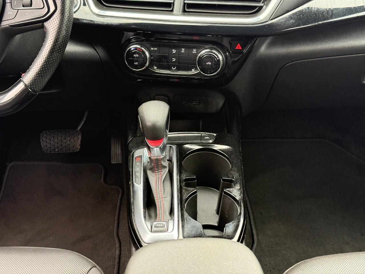 Chevrolet Trax Vehicle Full-screen Gallery Image 16