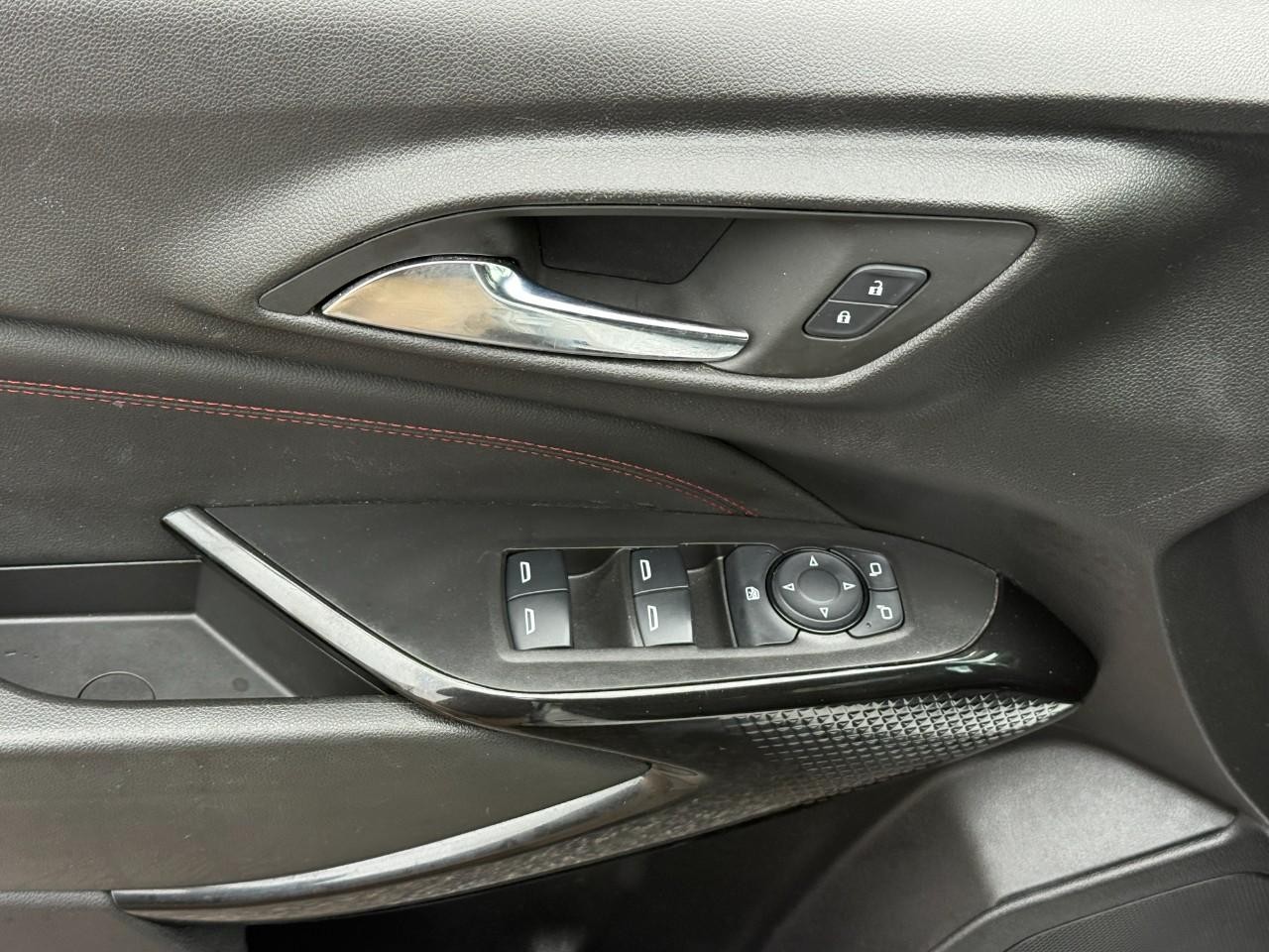 Chevrolet Trax Vehicle Full-screen Gallery Image 17