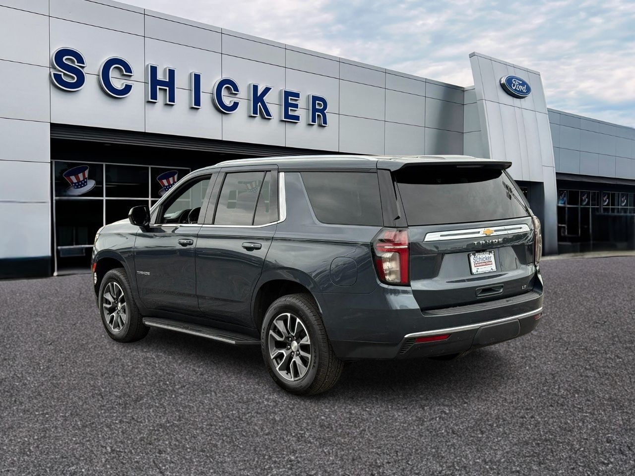 Chevrolet Tahoe Vehicle Full-screen Gallery Image 03