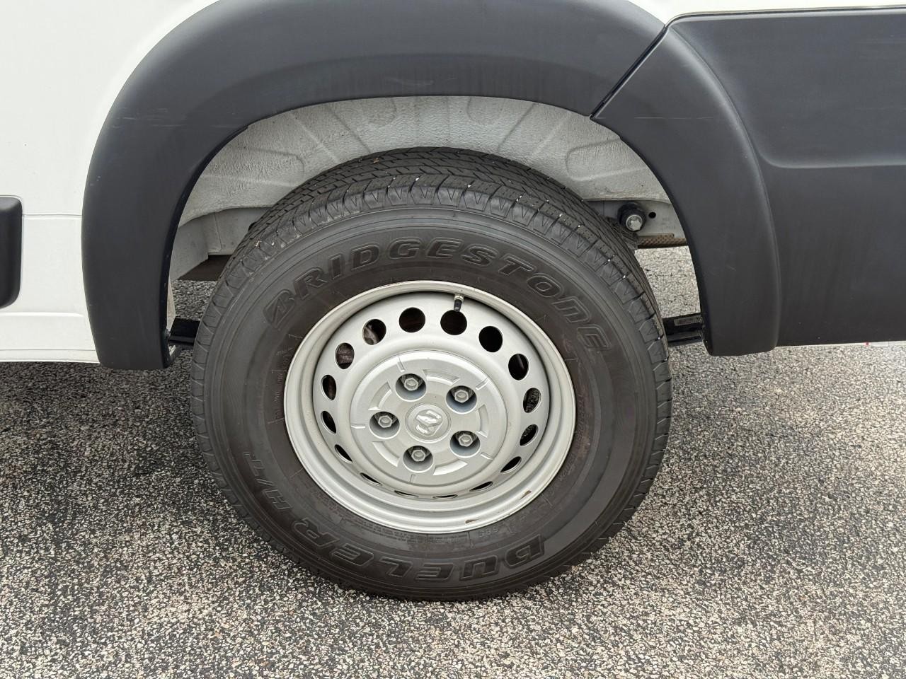 Ram ProMaster Cargo Van Vehicle Full-screen Gallery Image 06