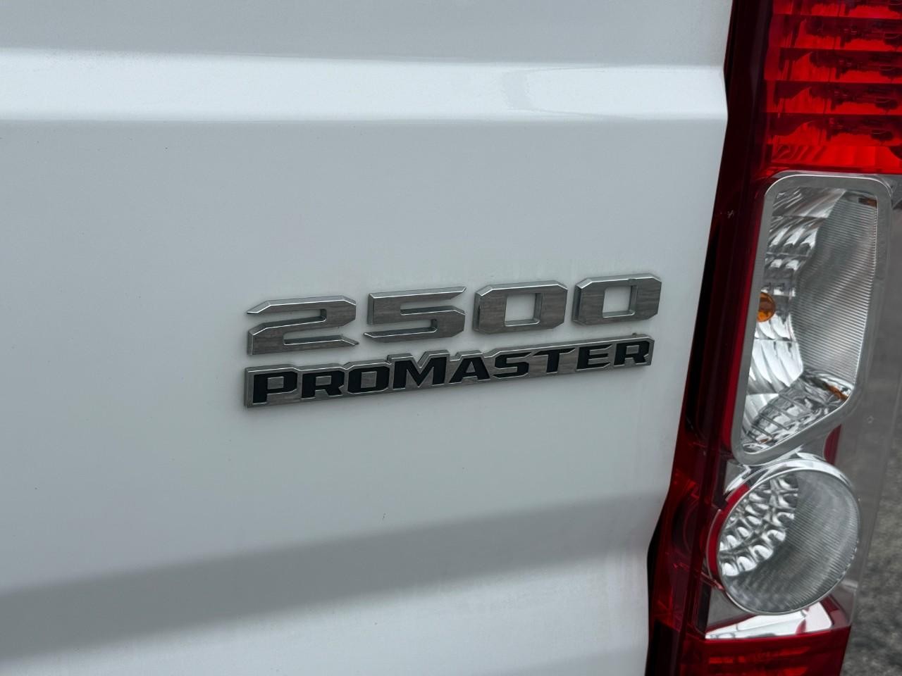Ram ProMaster Cargo Van Vehicle Full-screen Gallery Image 07