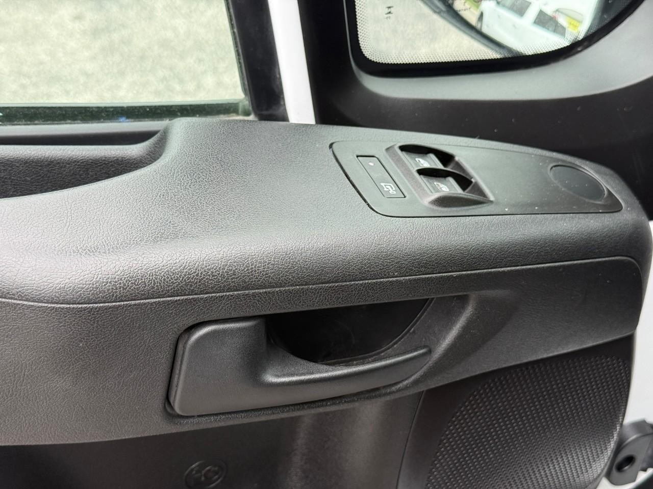 Ram ProMaster Cargo Van Vehicle Full-screen Gallery Image 12