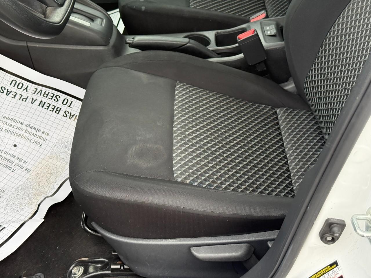 Nissan Versa Vehicle Full-screen Gallery Image 16