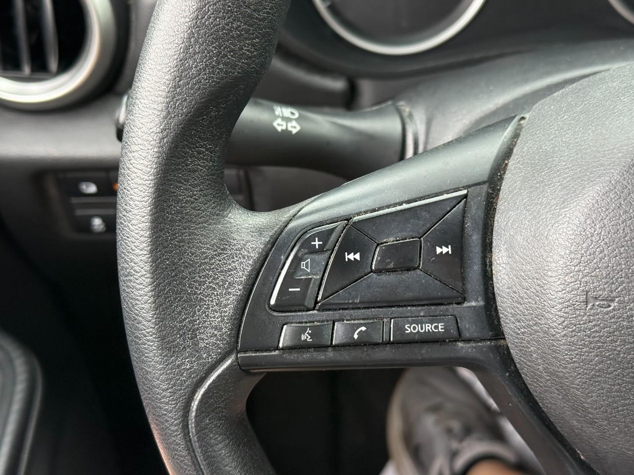 Nissan Versa Vehicle Full-screen Gallery Image 17