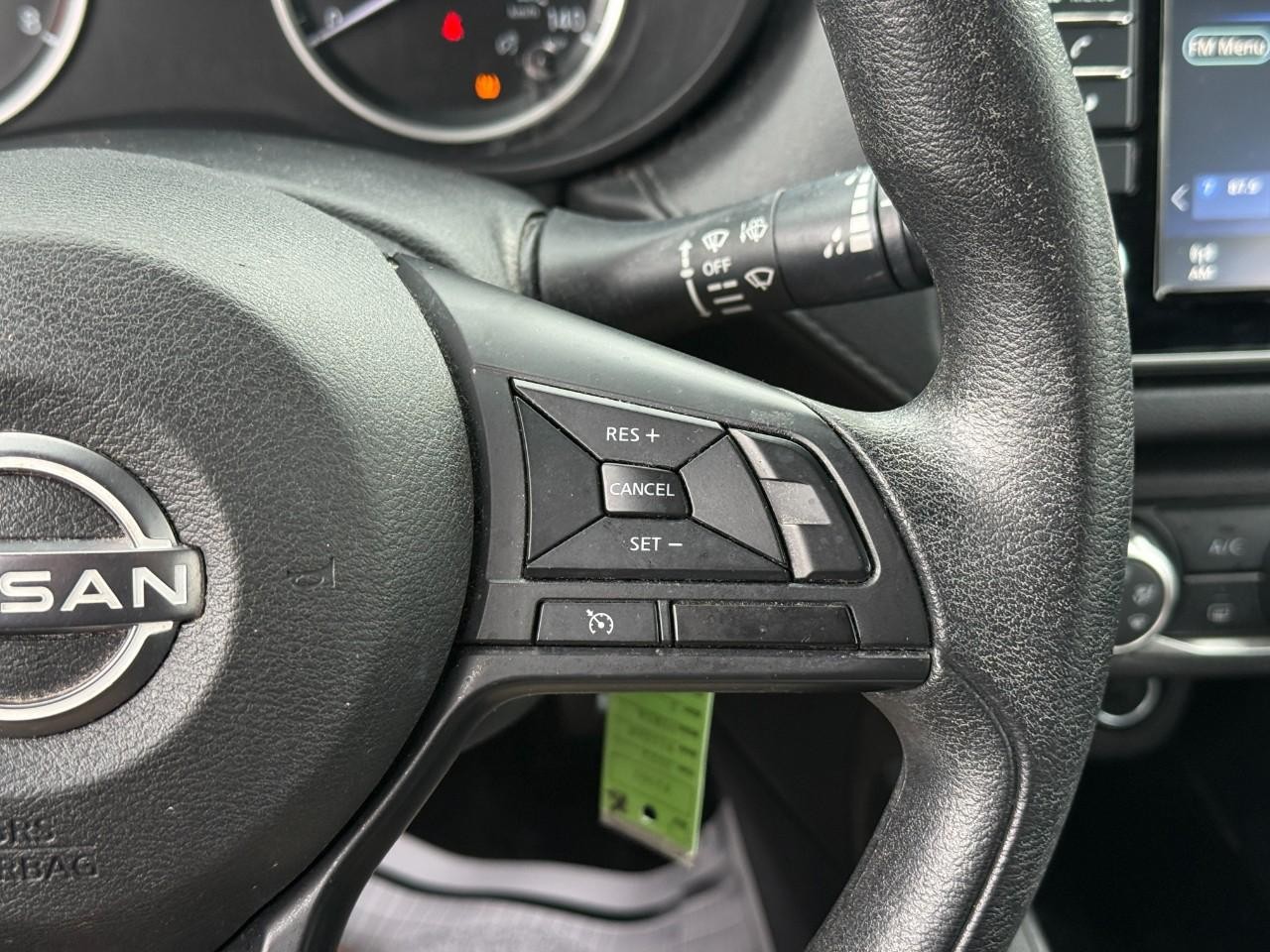 Nissan Versa Vehicle Full-screen Gallery Image 18
