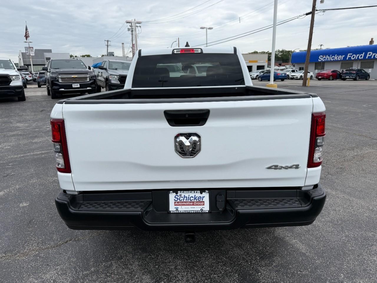 Ram 1500 Vehicle Full-screen Gallery Image 08