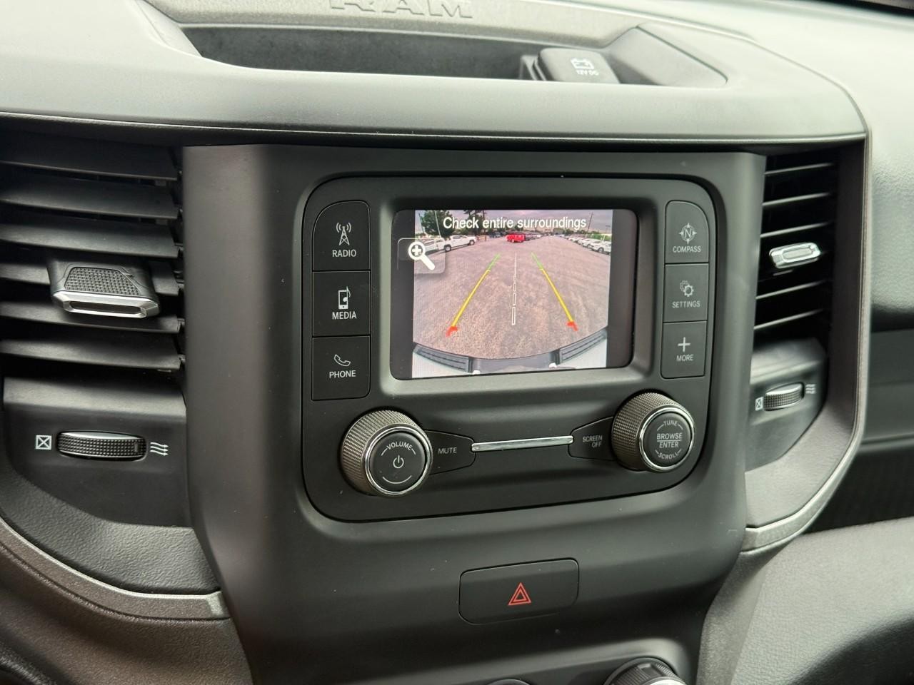 Ram 1500 Vehicle Full-screen Gallery Image 23