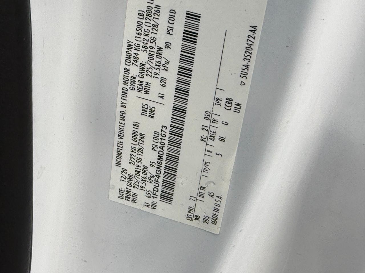 Ford Super Duty F-450 DRW Vehicle Full-screen Gallery Image 14