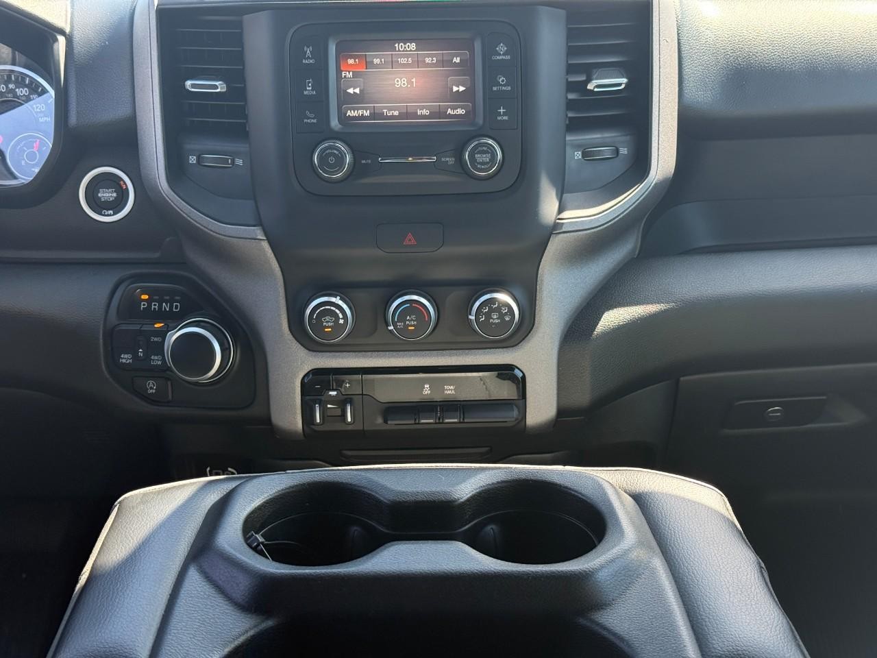Ram 1500 Vehicle Full-screen Gallery Image 14
