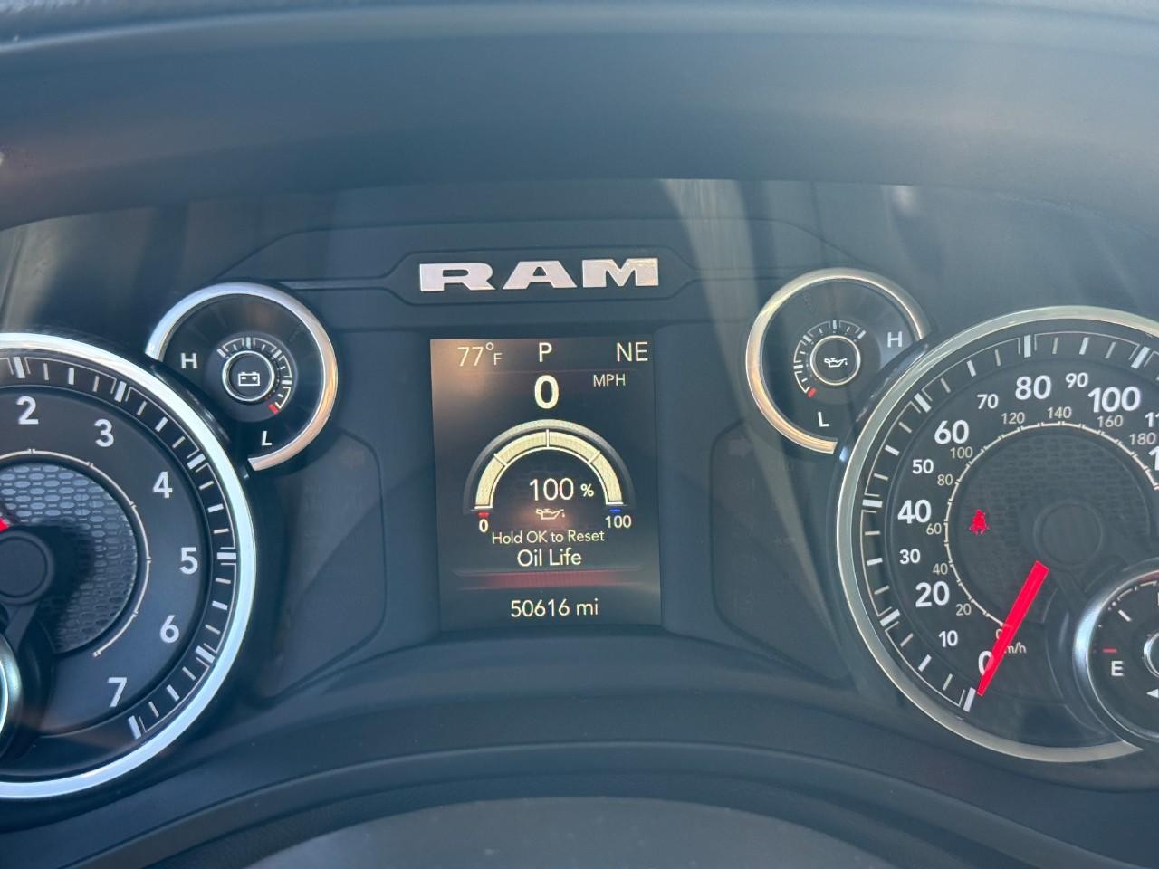Ram 1500 Vehicle Full-screen Gallery Image 21
