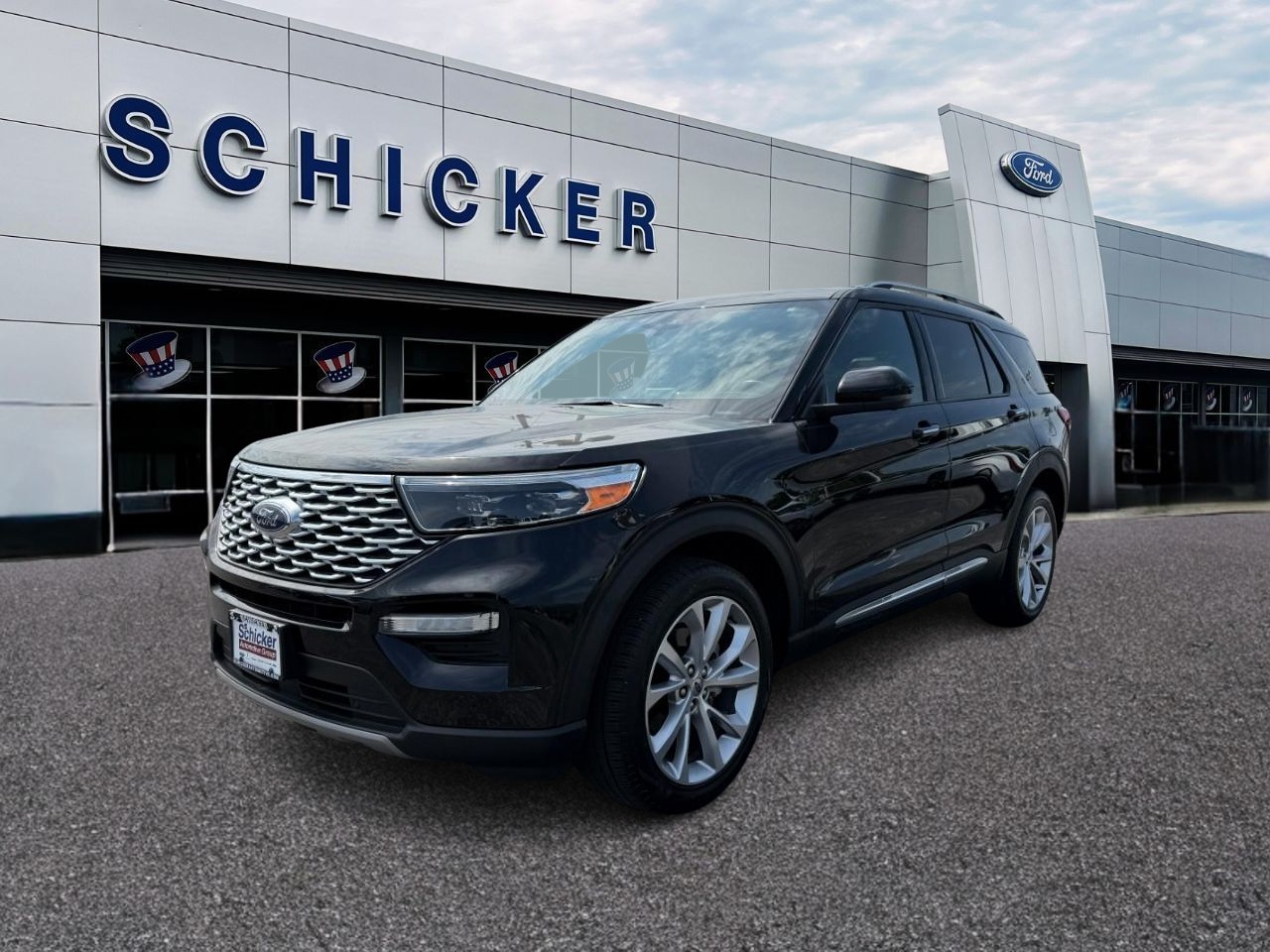 Ford Explorer Vehicle Full-screen Gallery Image 04