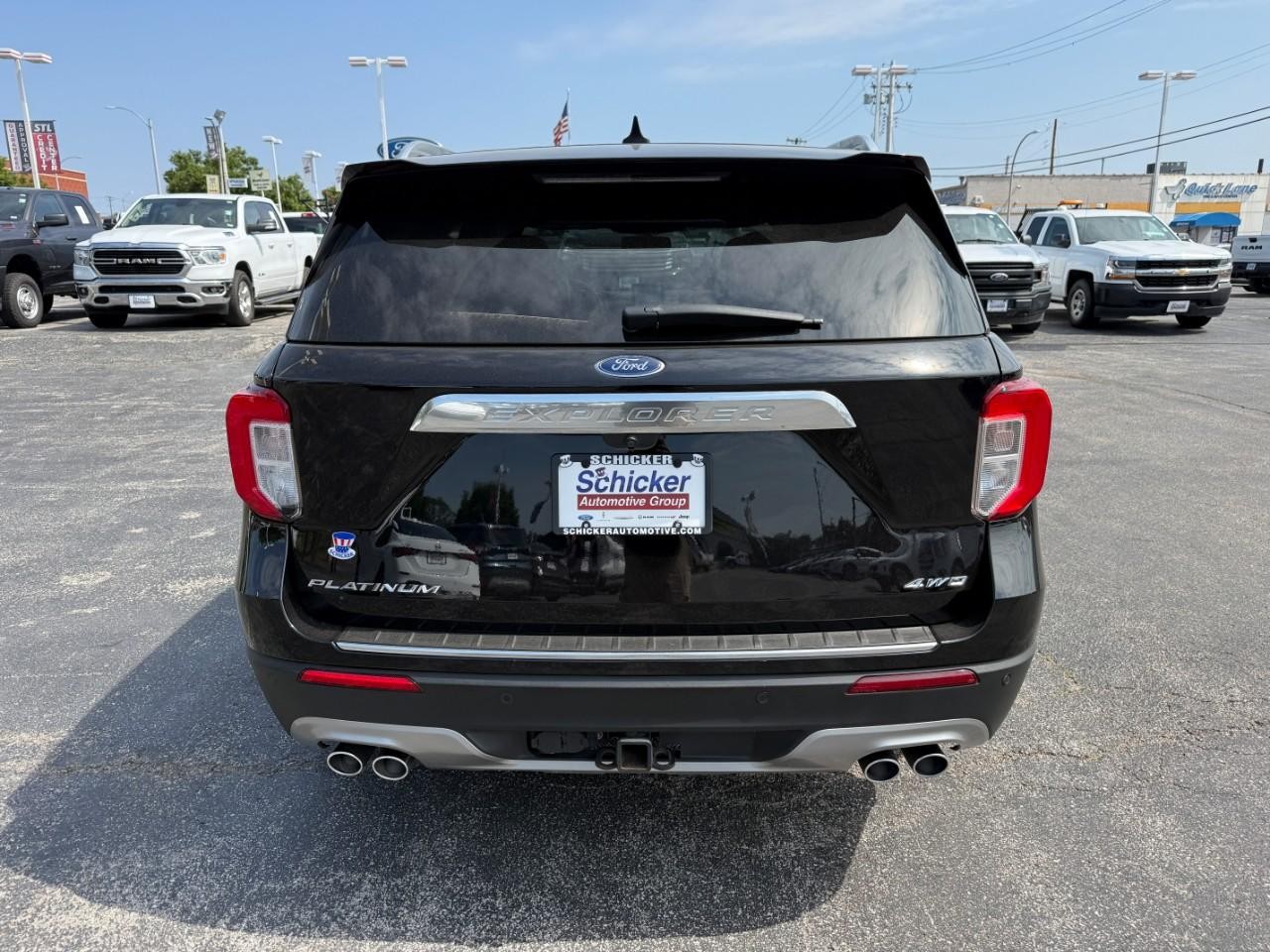 Ford Explorer Vehicle Full-screen Gallery Image 09