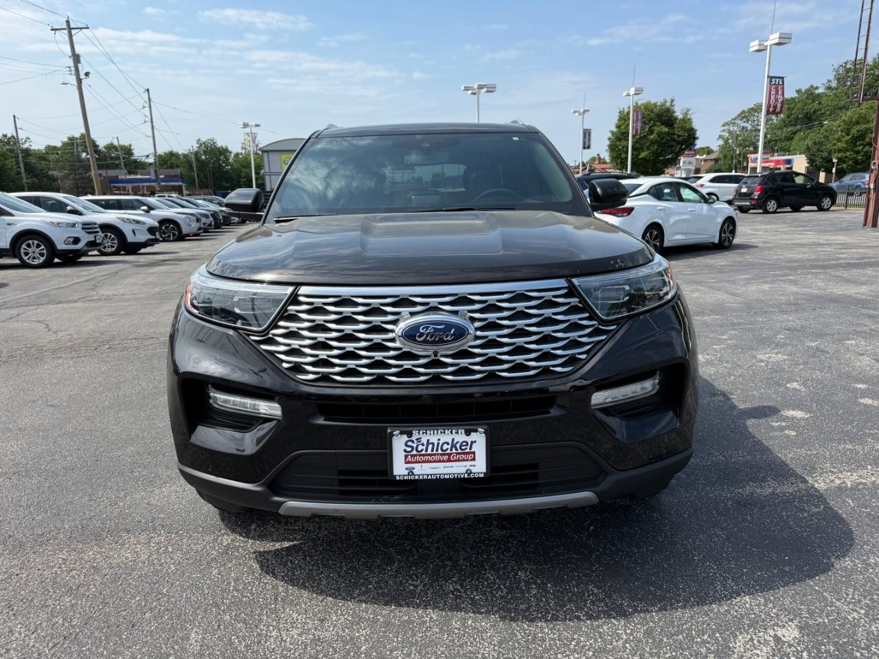 Ford Explorer Vehicle Full-screen Gallery Image 10
