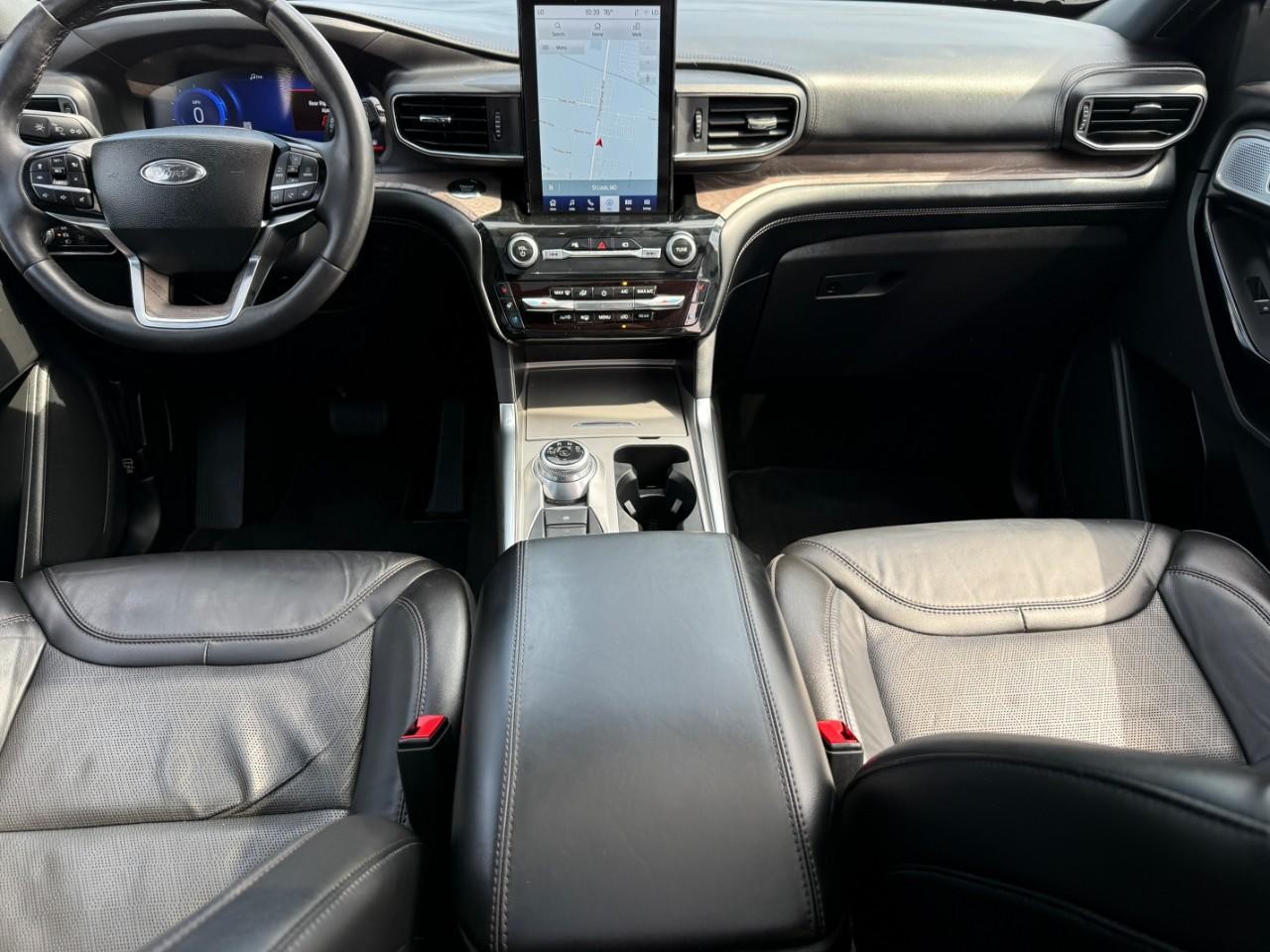 Ford Explorer Vehicle Full-screen Gallery Image 13