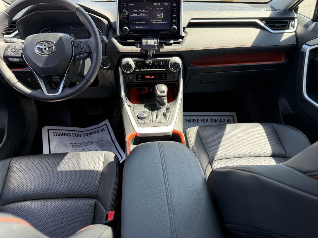 Toyota RAV4 Vehicle Full-screen Gallery Image 11