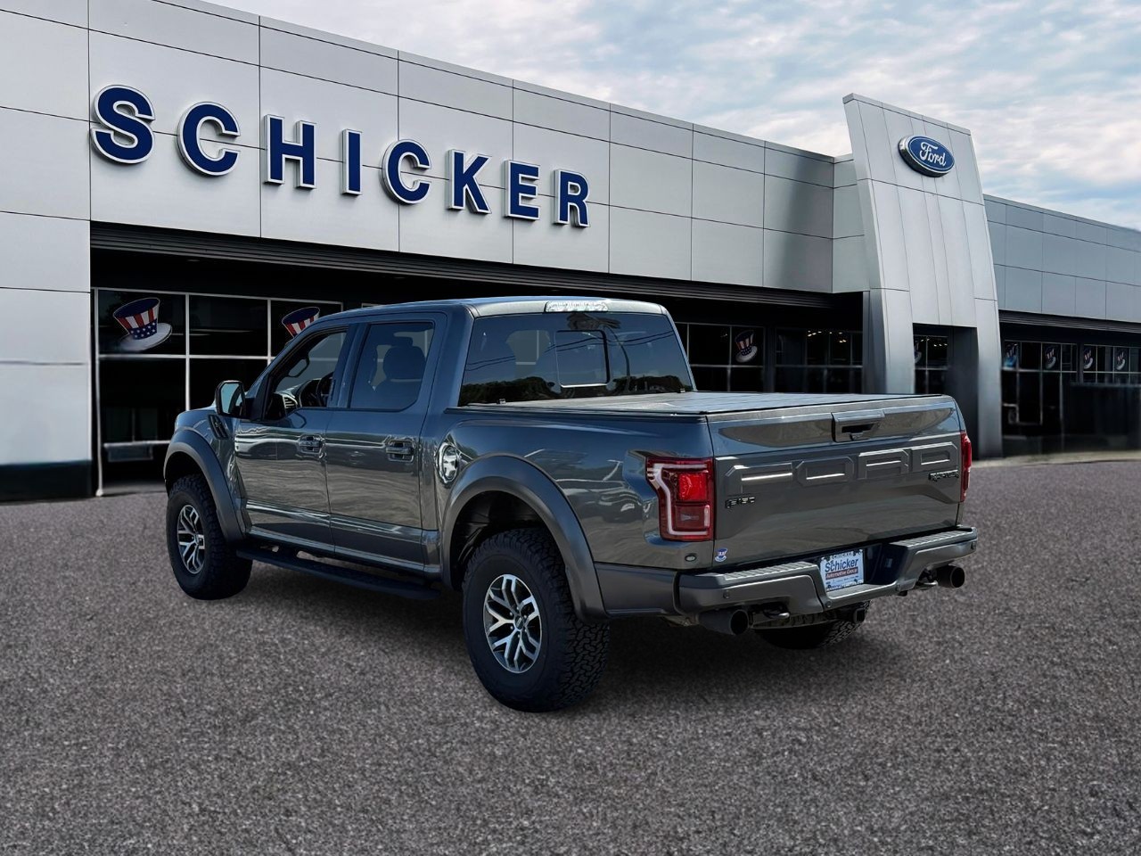 Ford F-150 Vehicle Full-screen Gallery Image 03