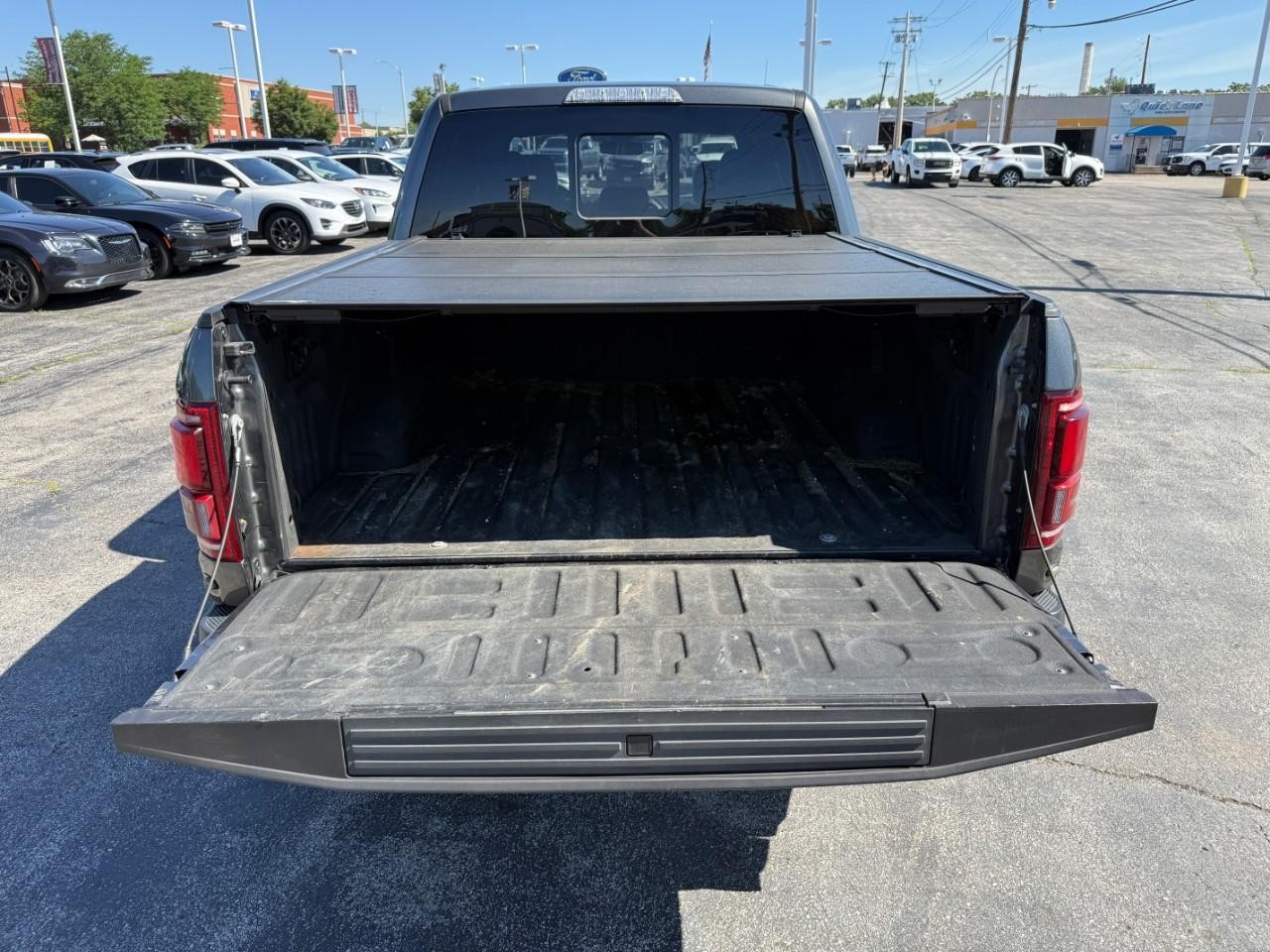 Ford F-150 Vehicle Full-screen Gallery Image 07