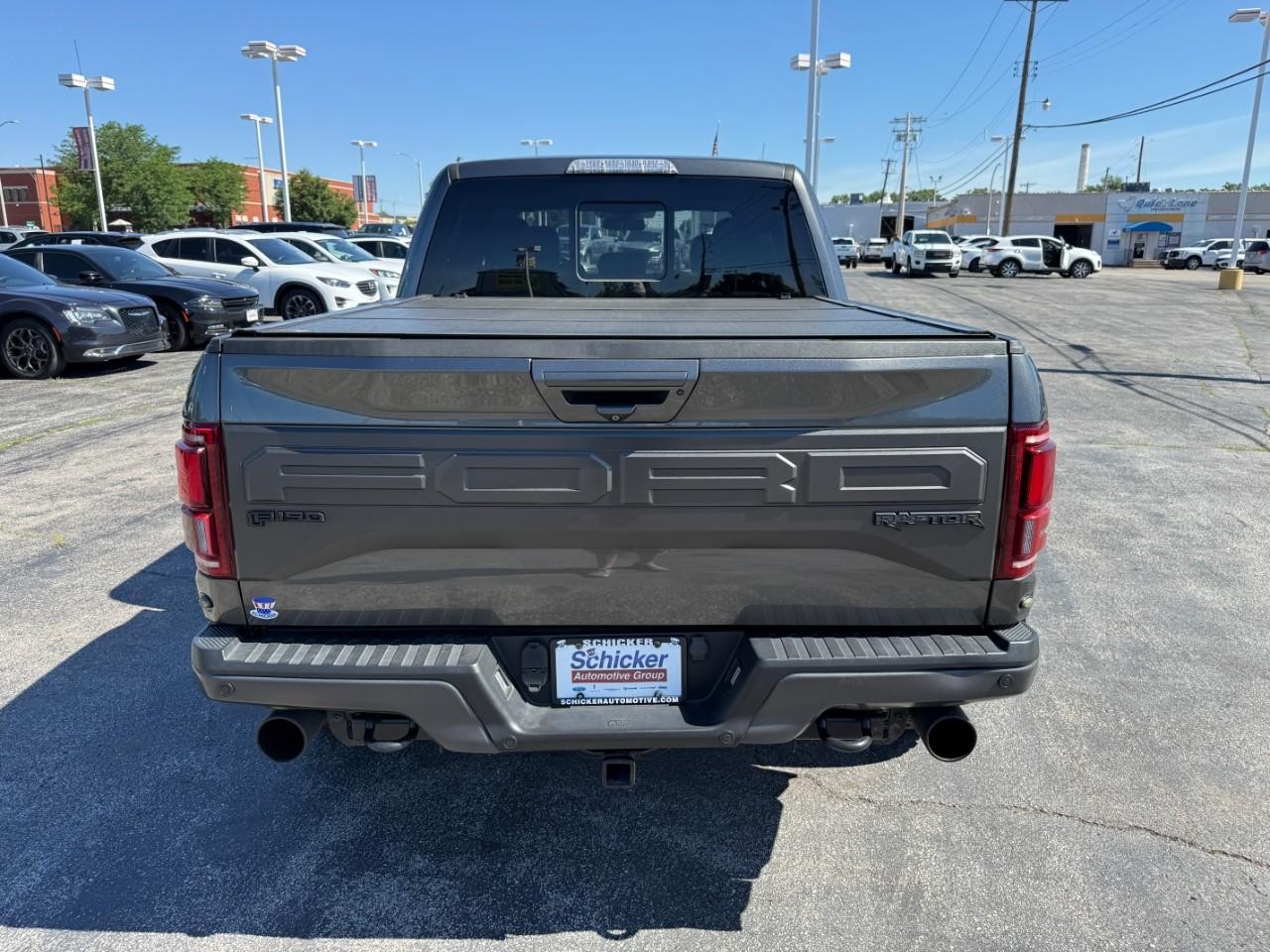 Ford F-150 Vehicle Full-screen Gallery Image 08