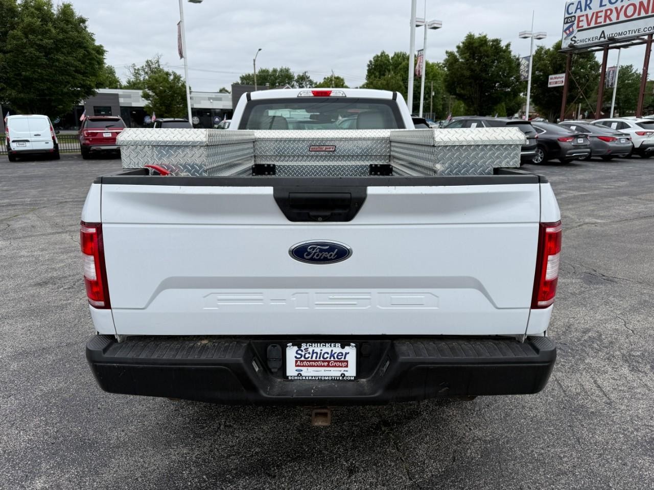 Ford F-150 Vehicle Full-screen Gallery Image 08