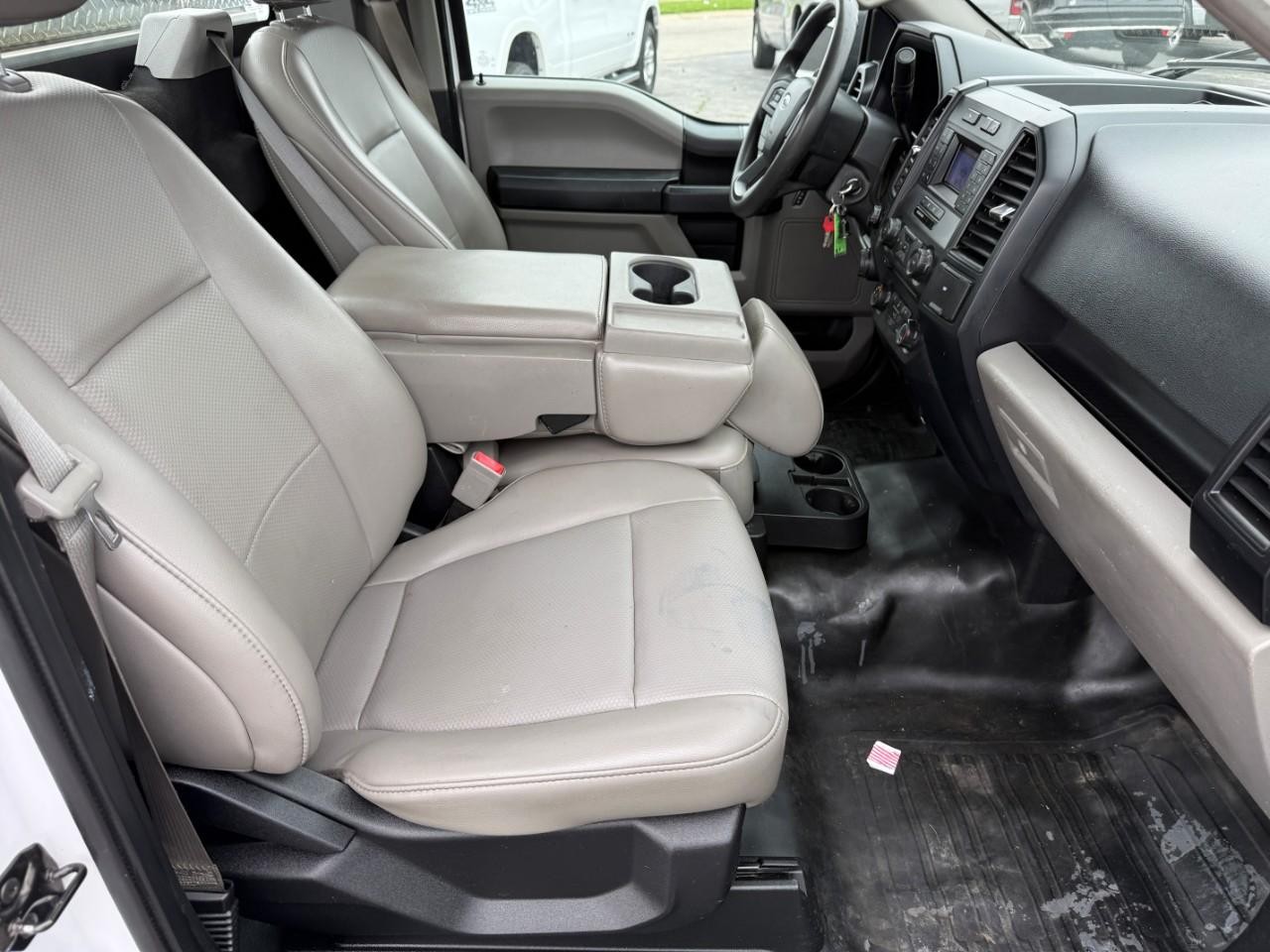Ford F-150 Vehicle Full-screen Gallery Image 10