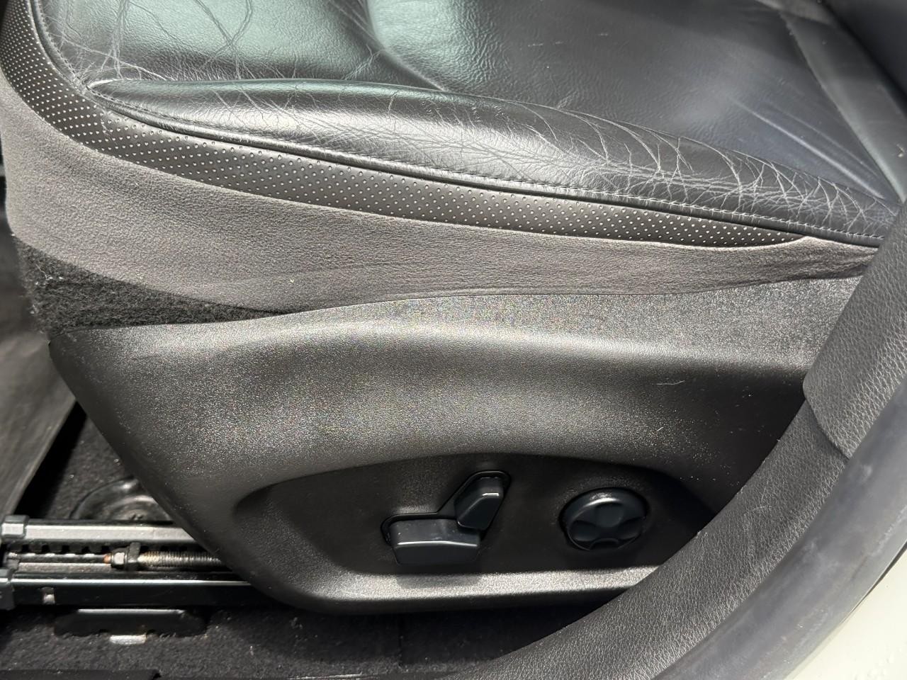 Jeep Renegade Vehicle Full-screen Gallery Image 19