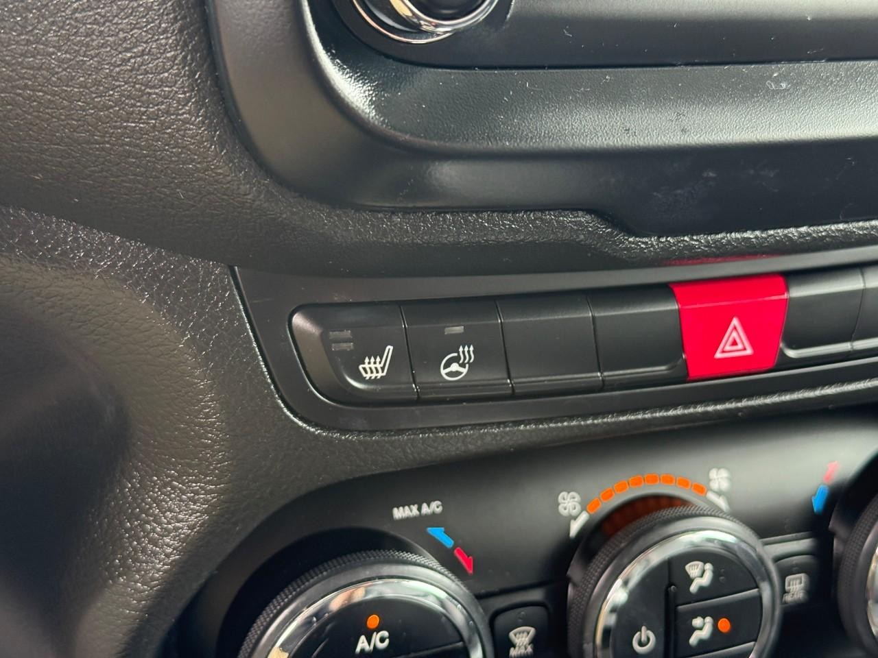 Jeep Renegade Vehicle Full-screen Gallery Image 24