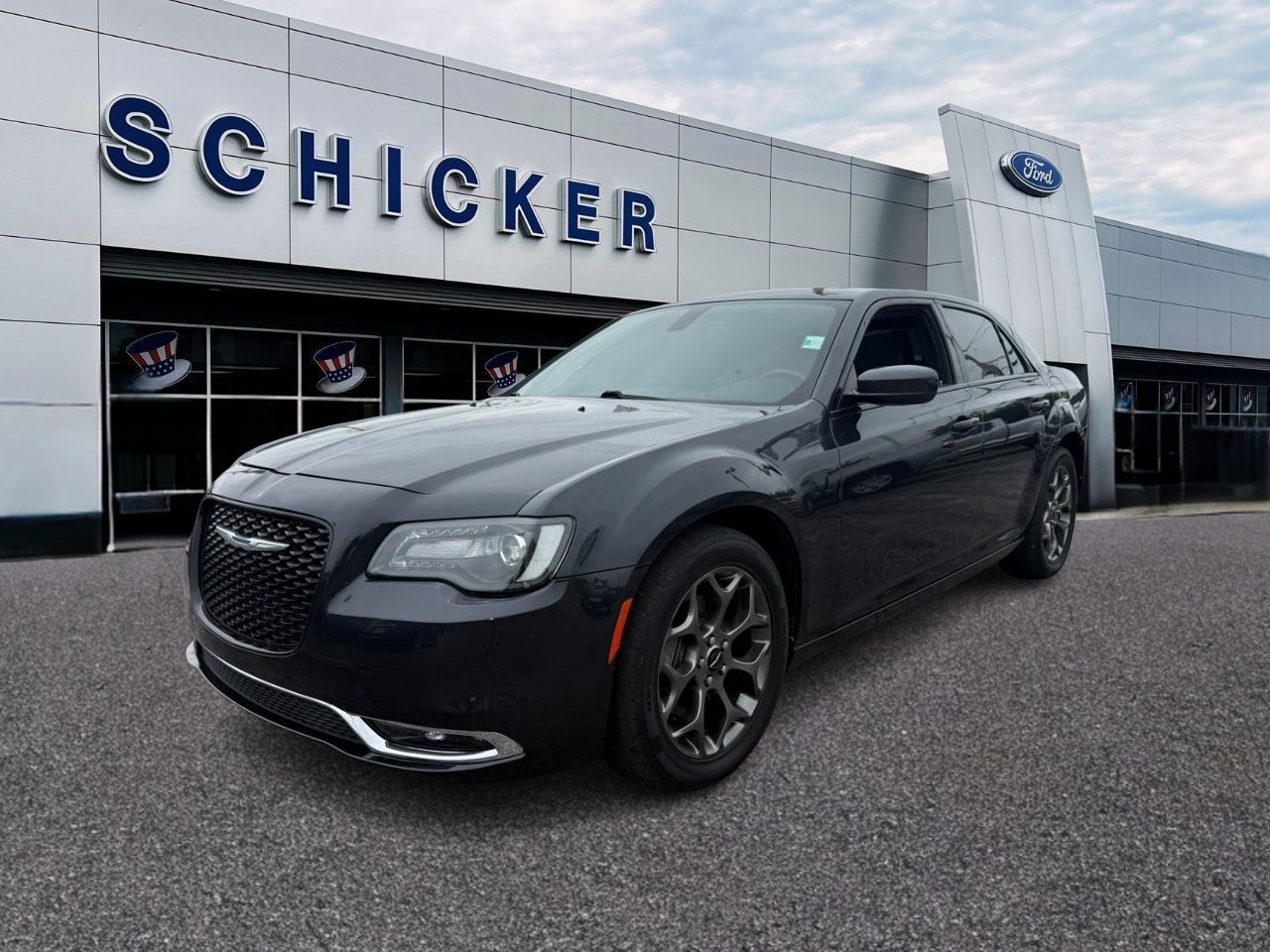 Chrysler 300 Vehicle Full-screen Gallery Image 04