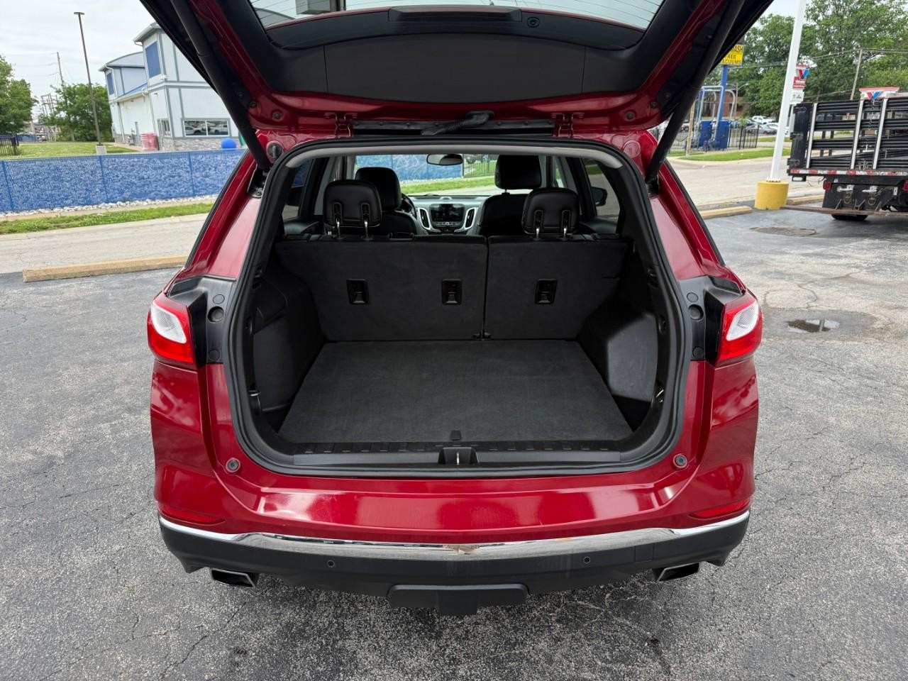 Chevrolet Equinox Vehicle Full-screen Gallery Image 08