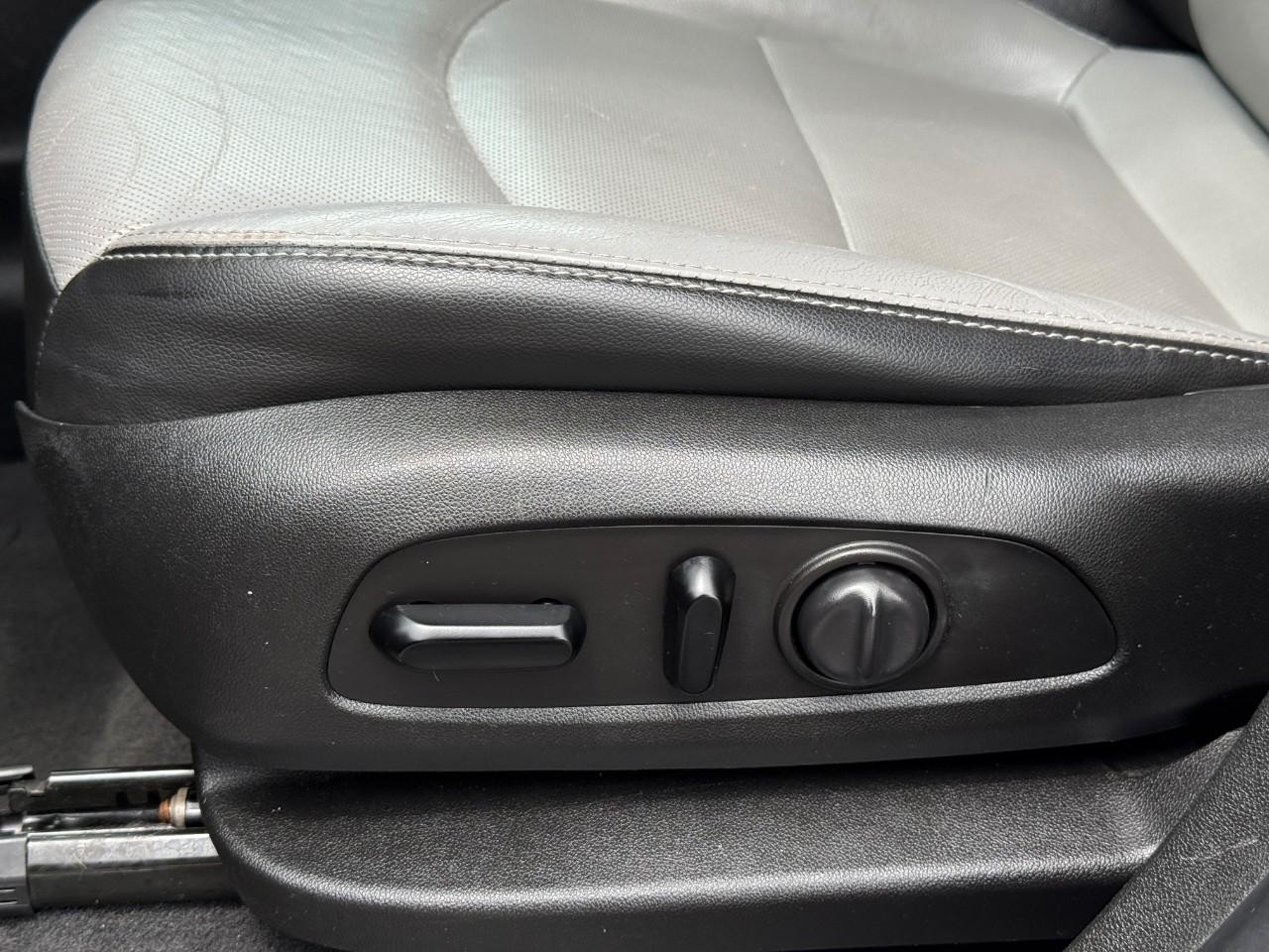 Chevrolet Equinox Vehicle Full-screen Gallery Image 20