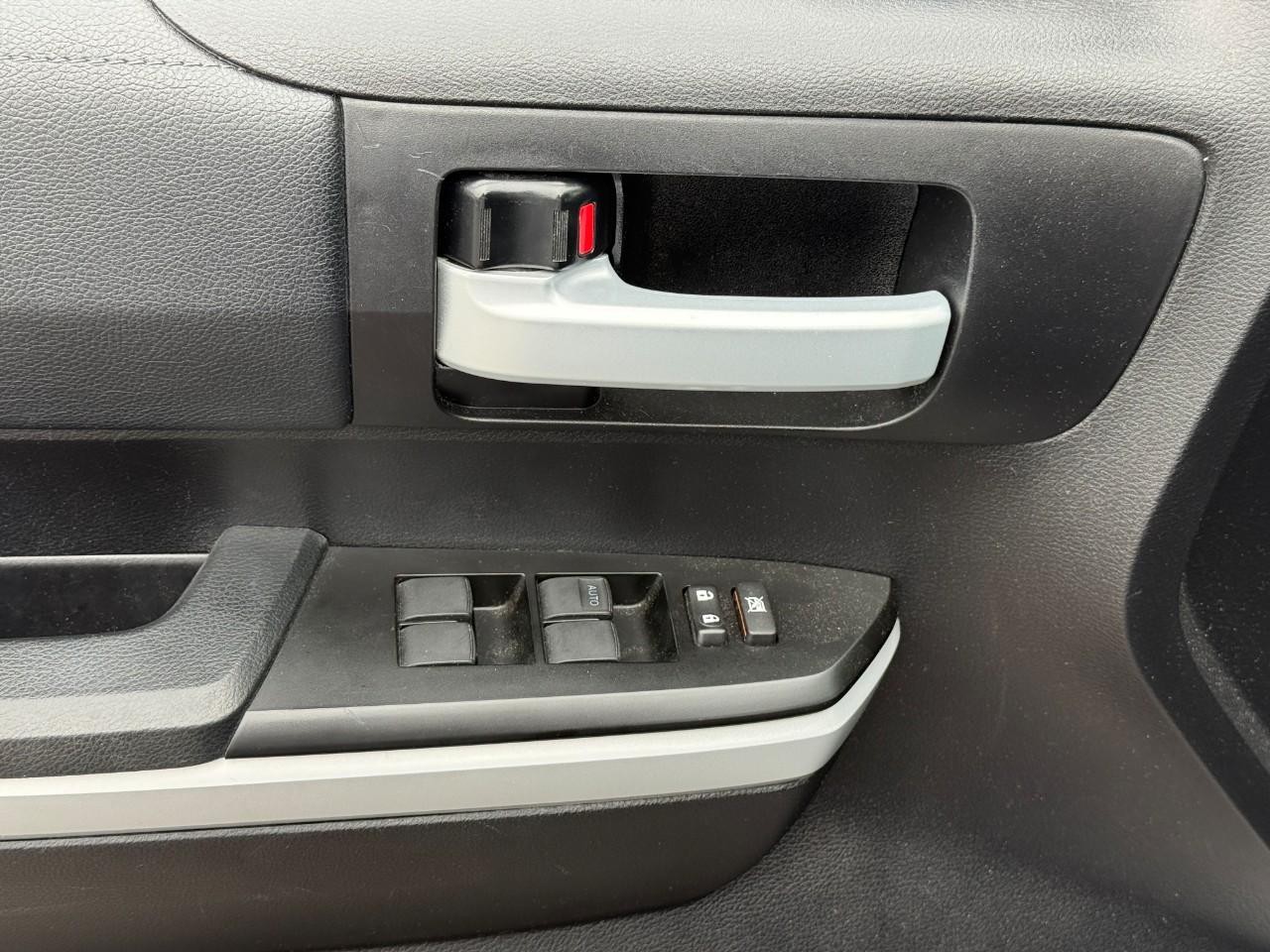 Toyota Tundra 2WD Vehicle Full-screen Gallery Image 14
