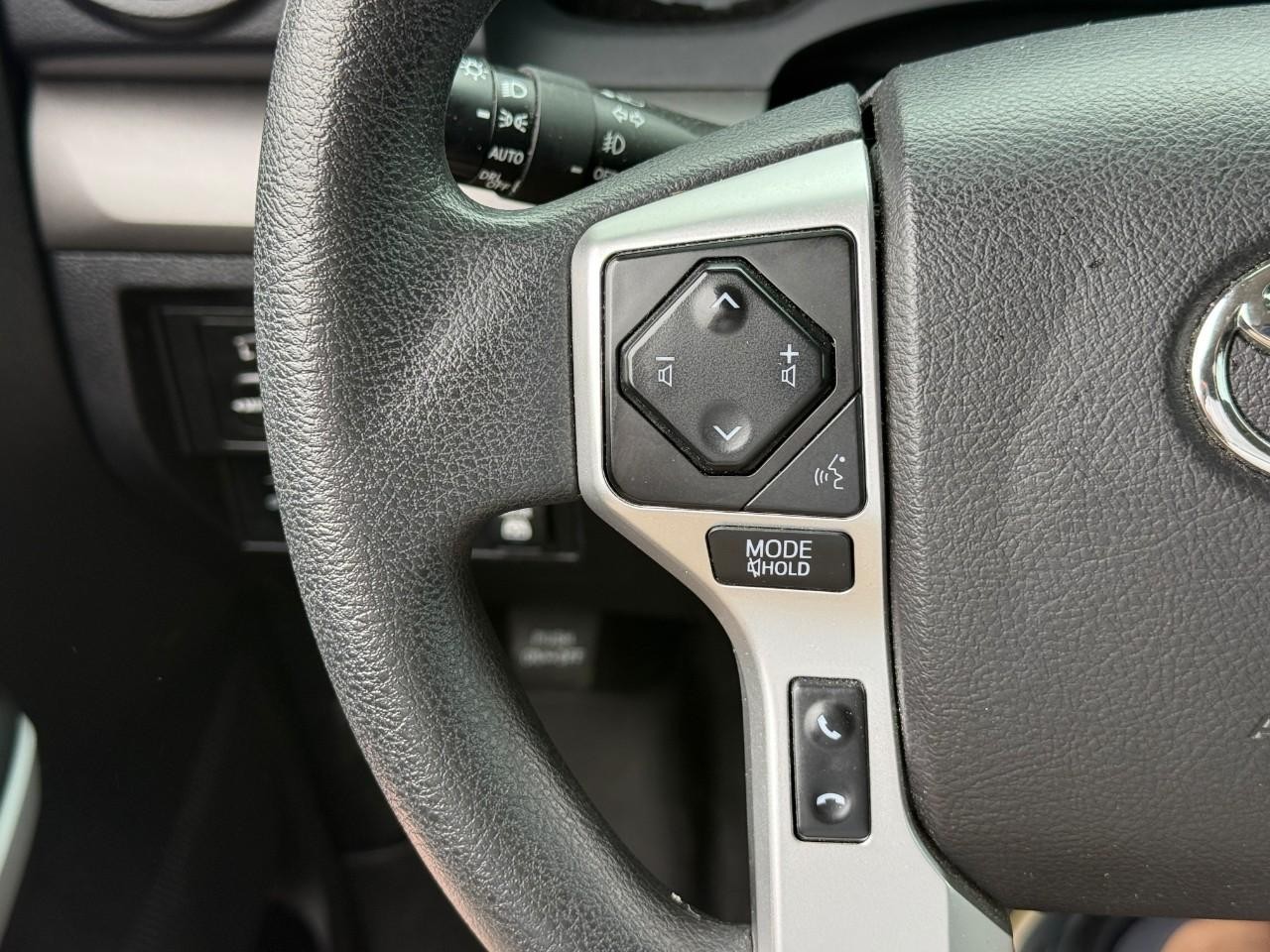 Toyota Tundra 2WD Vehicle Full-screen Gallery Image 17
