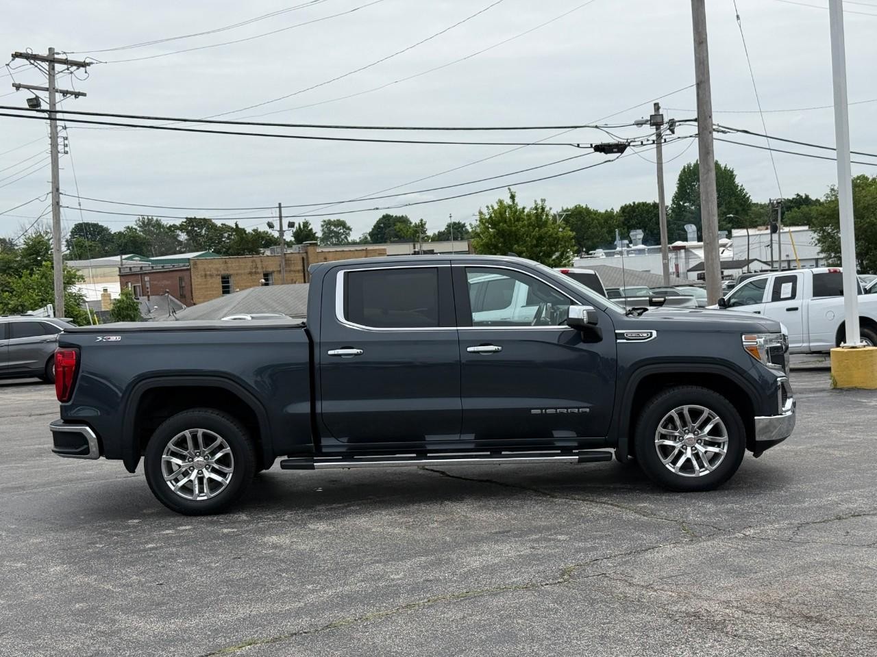 GMC Sierra 1500 Vehicle Full-screen Gallery Image 05