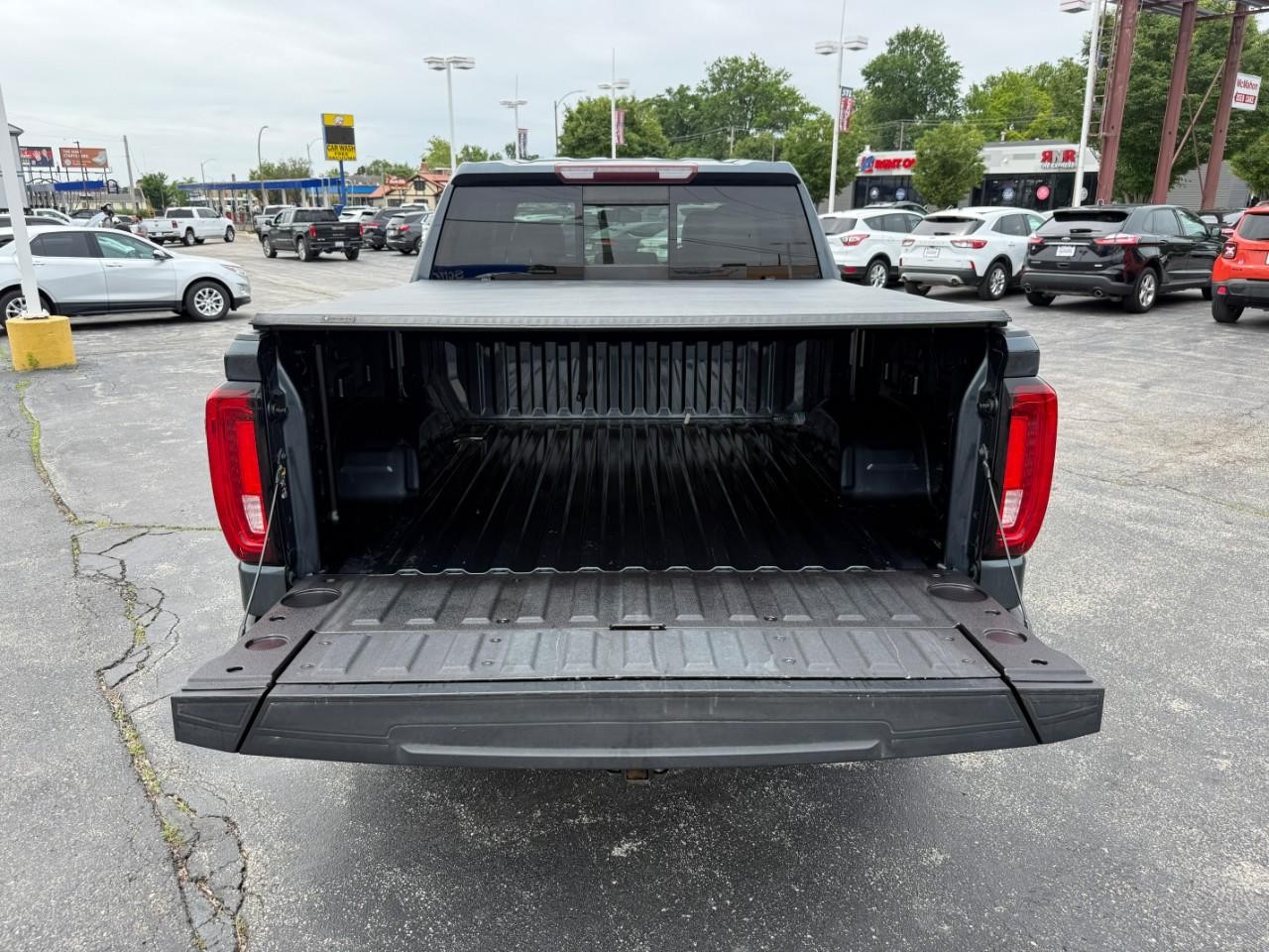 GMC Sierra 1500 Vehicle Full-screen Gallery Image 07